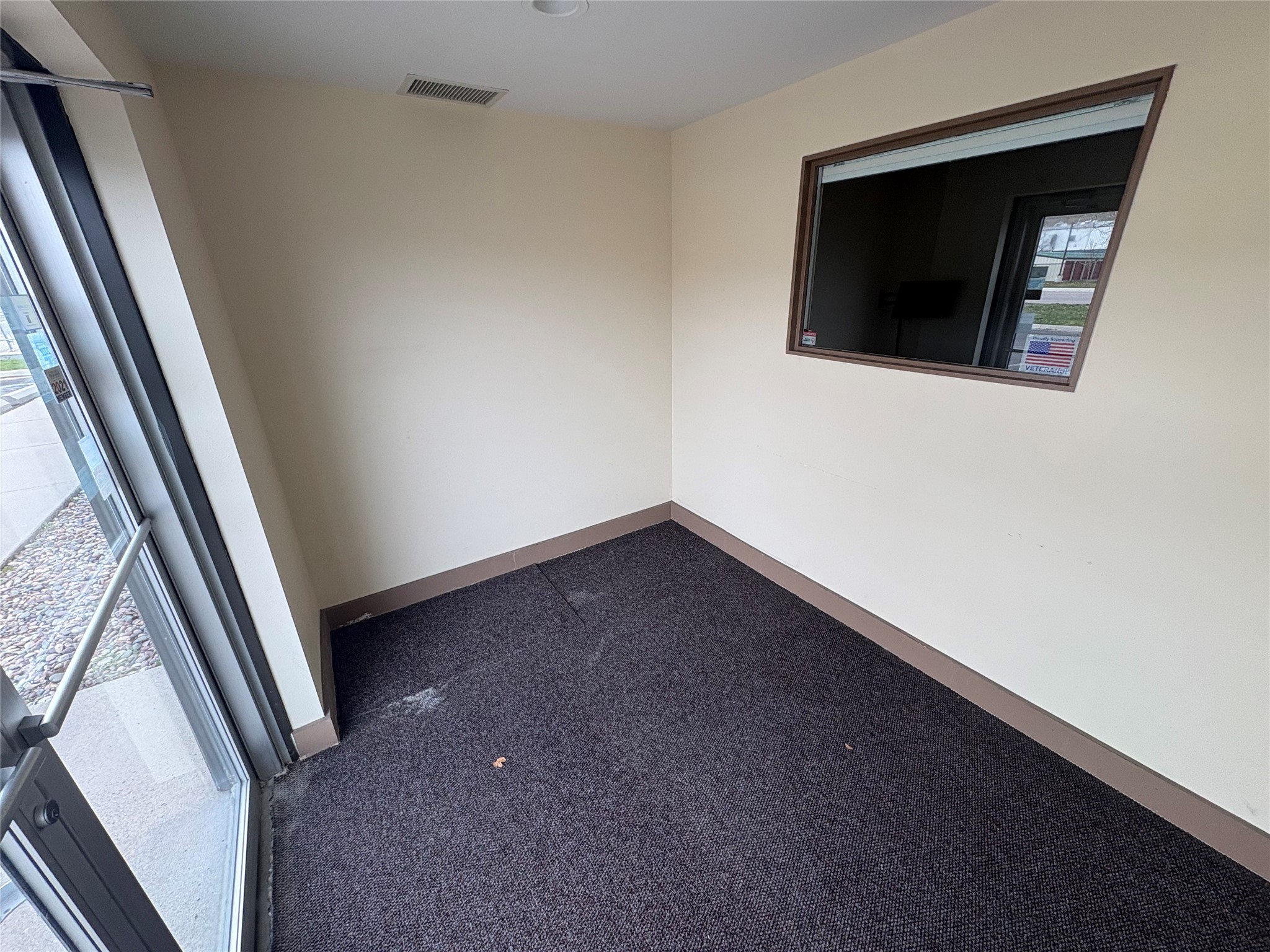 5625 Expressway Drive Property Photo 4