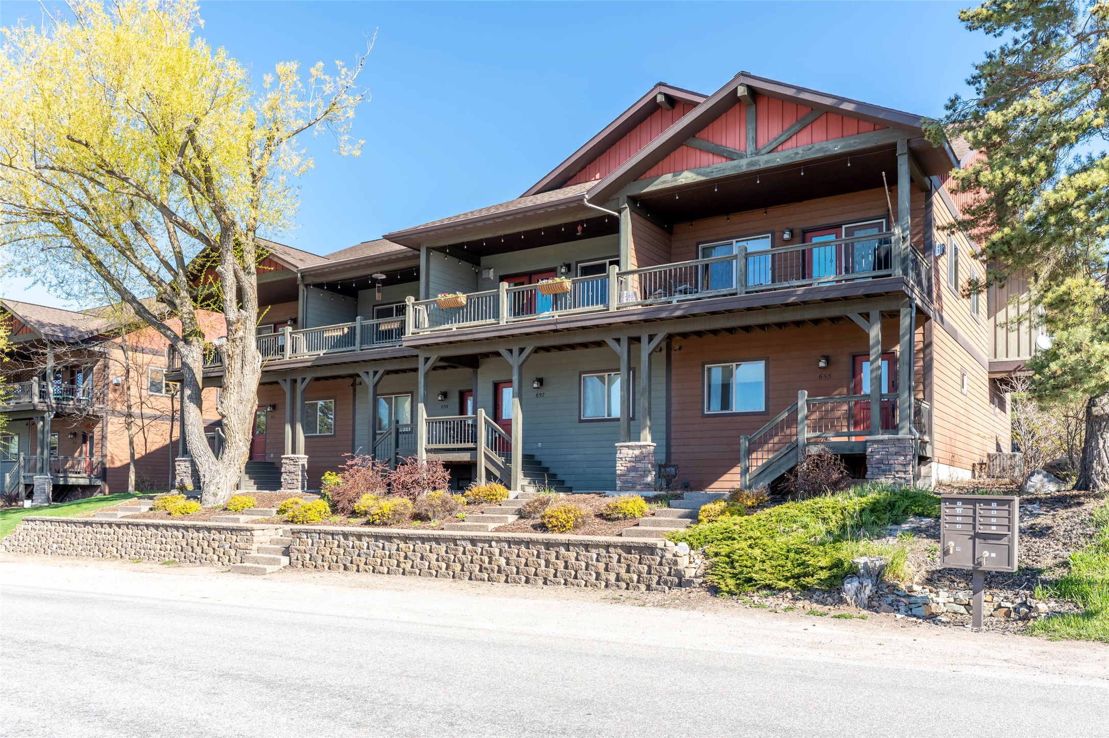 657 Commerce Street Property Photo 1