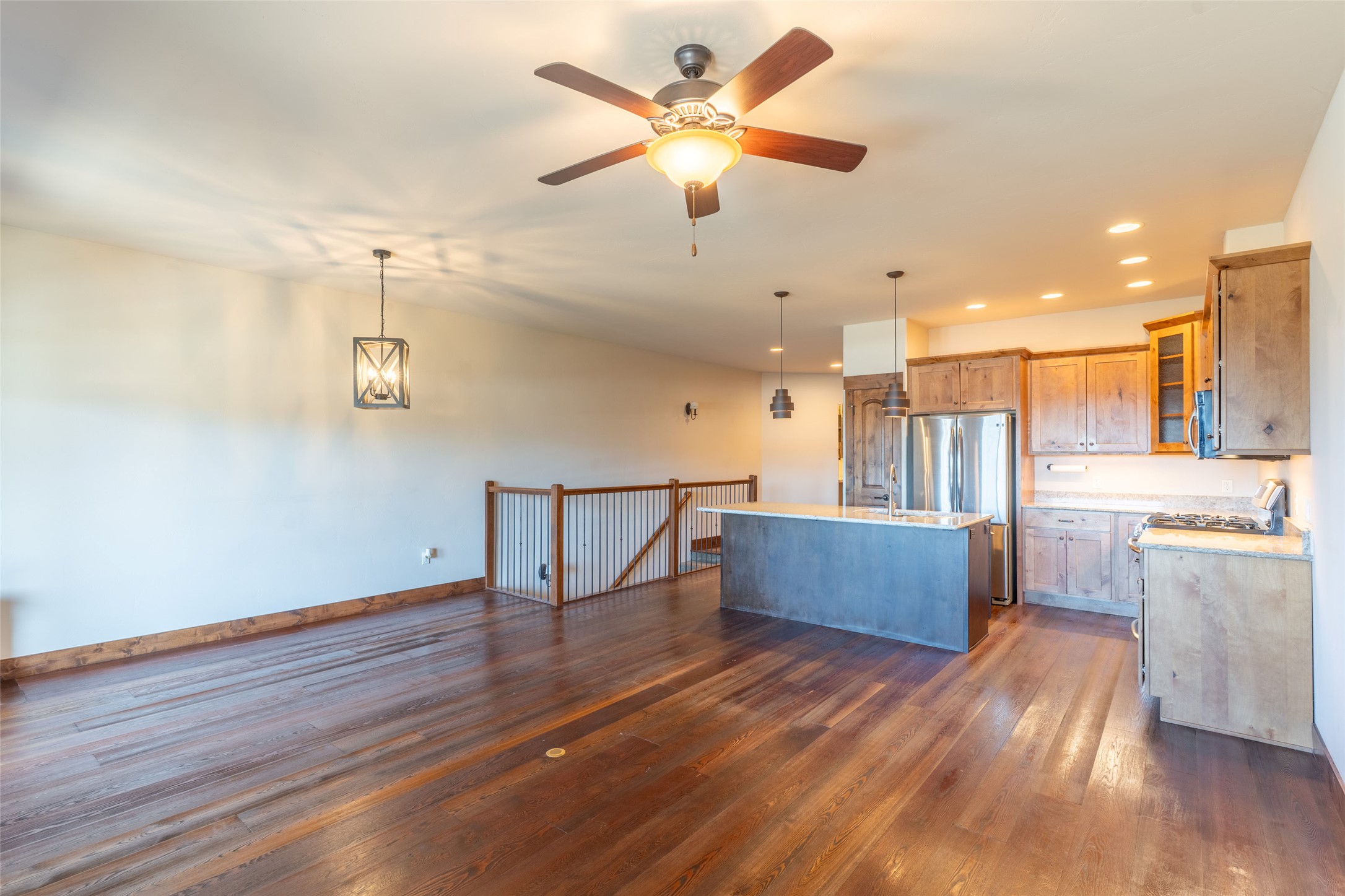 657 Commerce Street Property Photo 3