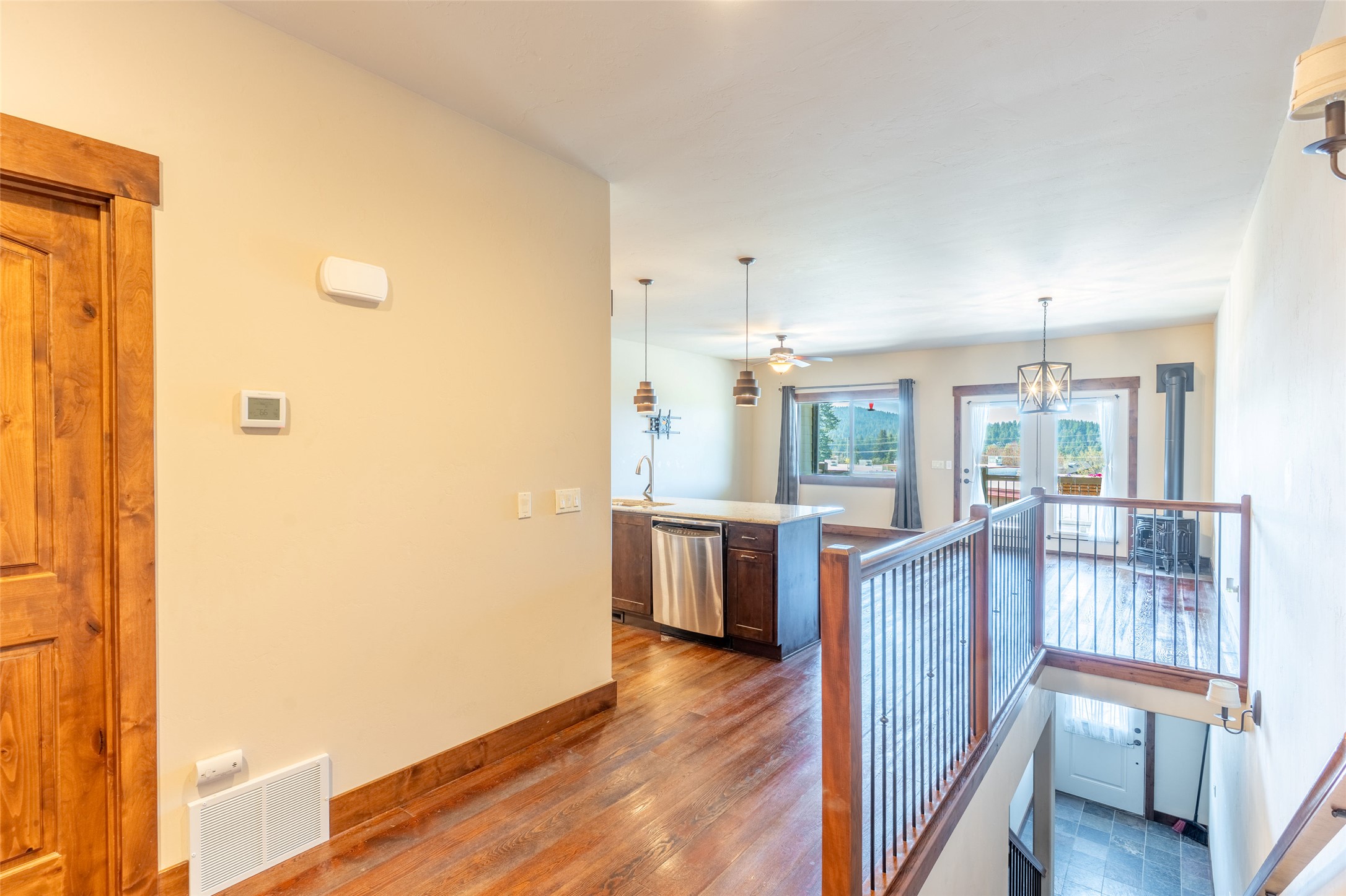 657 Commerce Street Property Photo 14