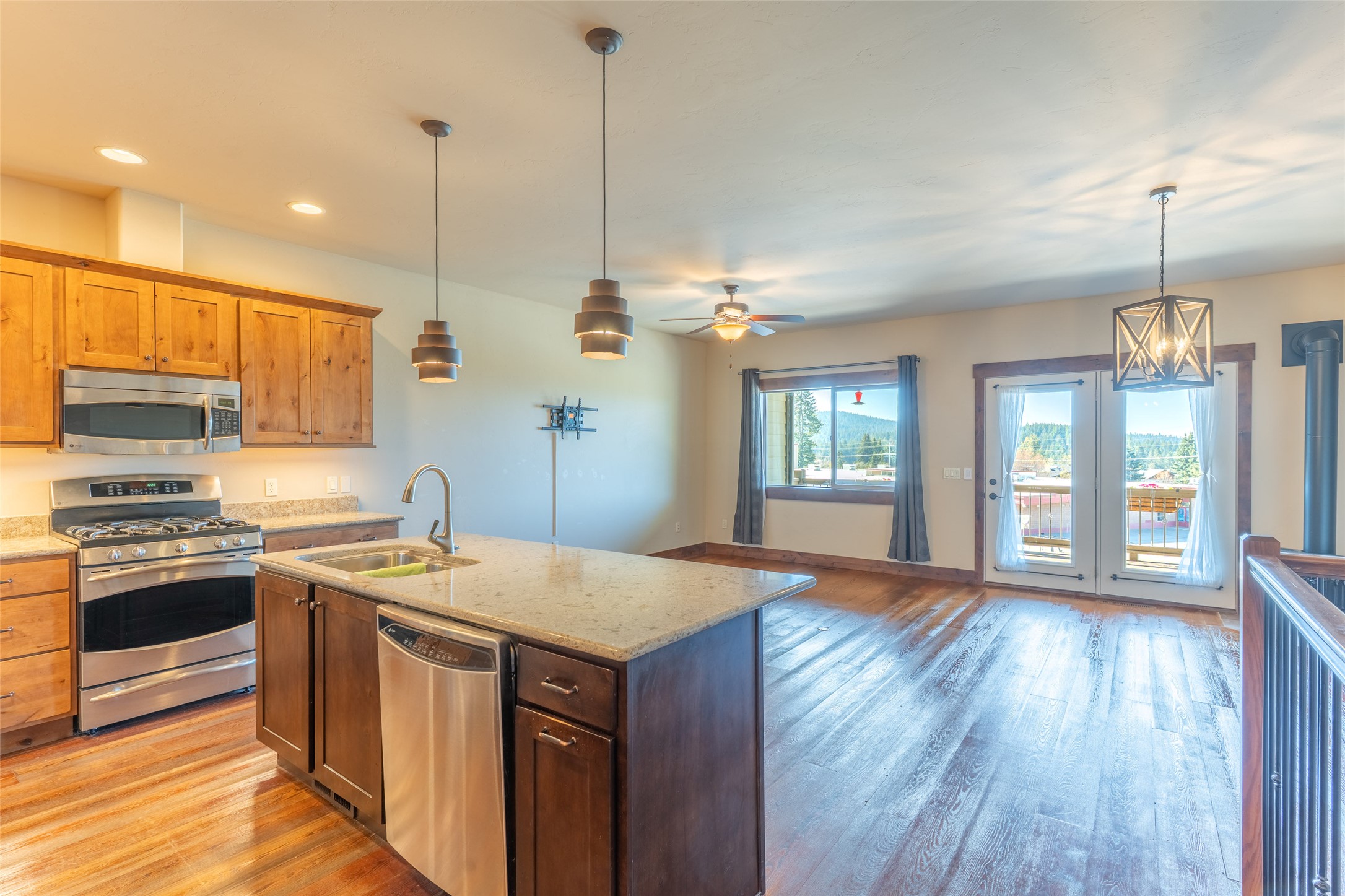 657 Commerce Street Property Photo 15