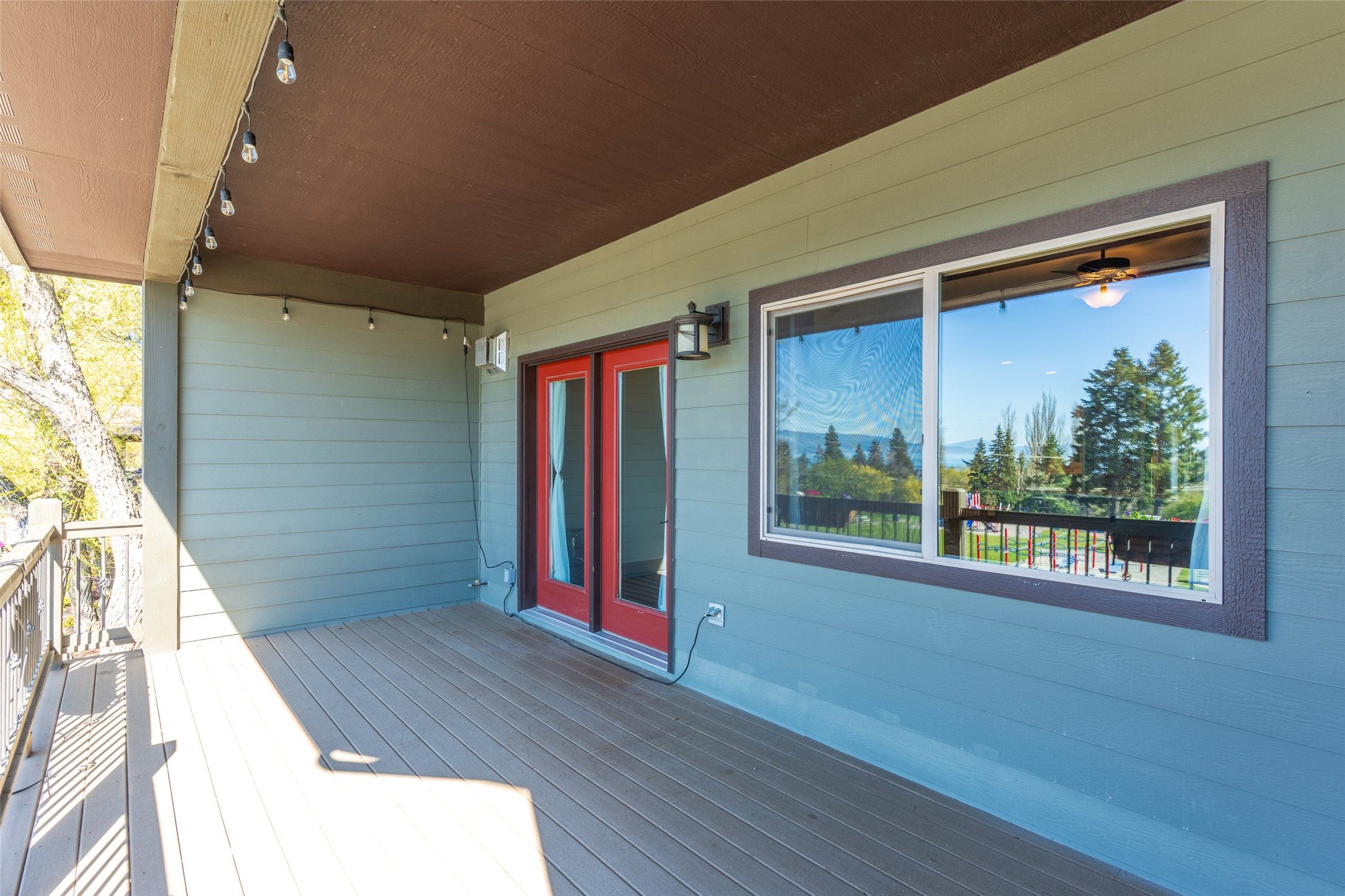 657 Commerce Street Property Photo 18