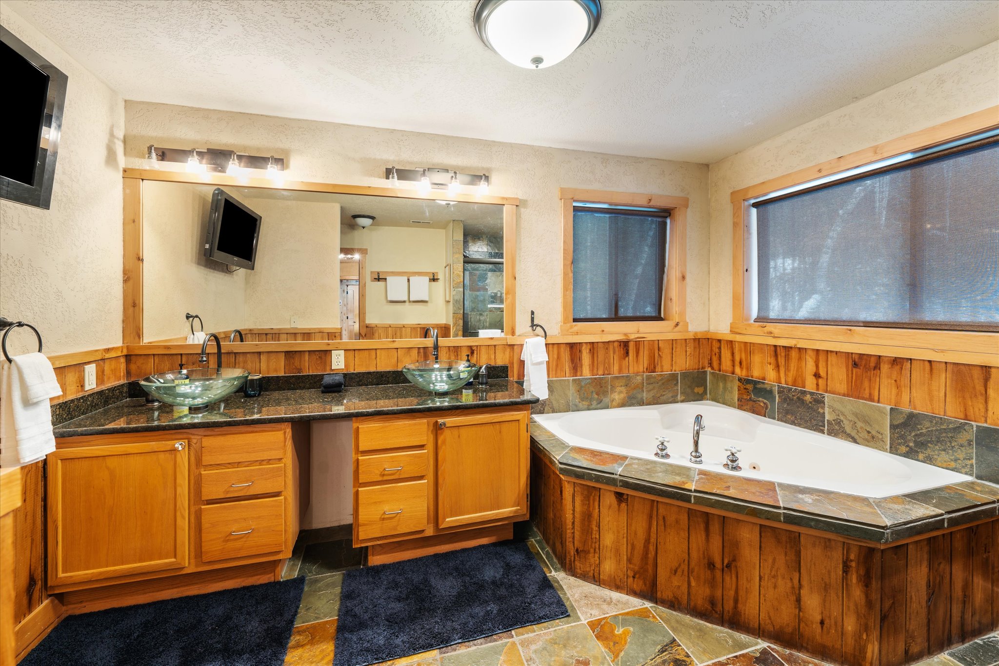 655 Leksand Trail Property Photo 32