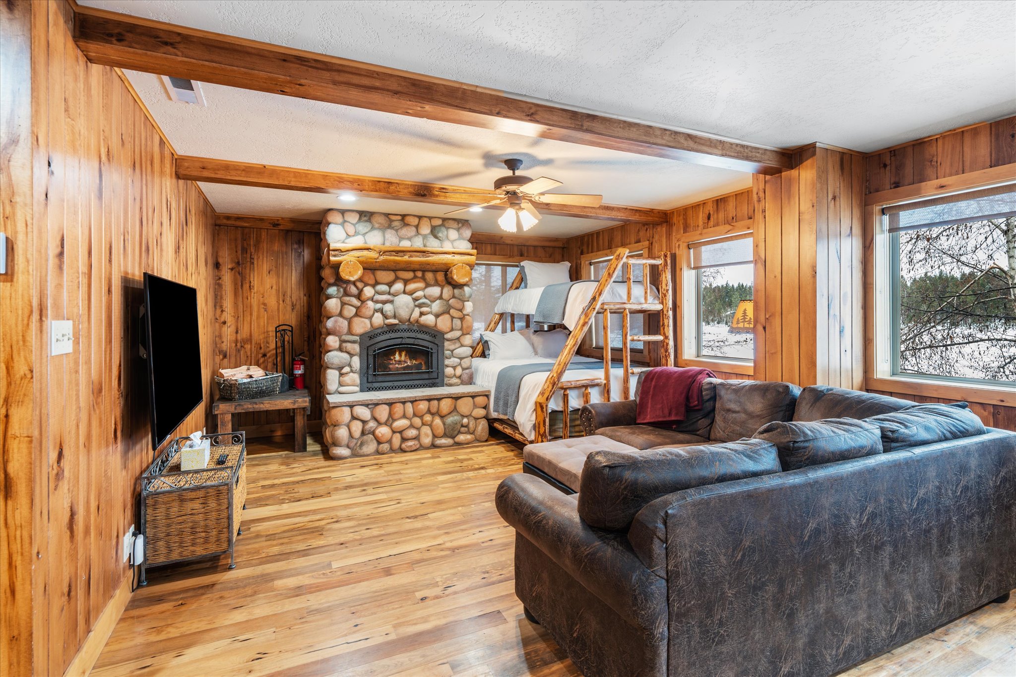655 Leksand Trail Property Photo 35