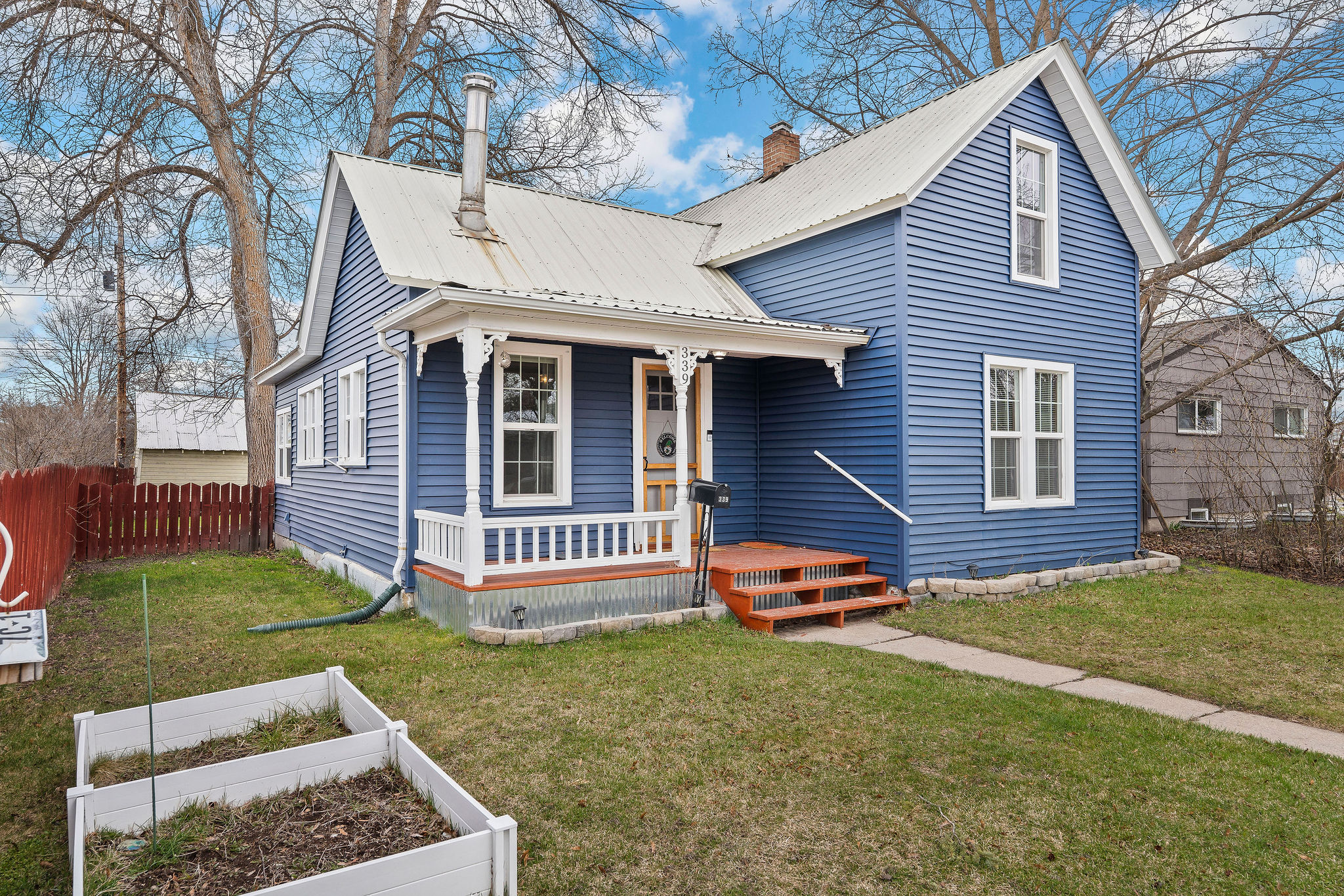 339 8th Avenue W Property Photo 2