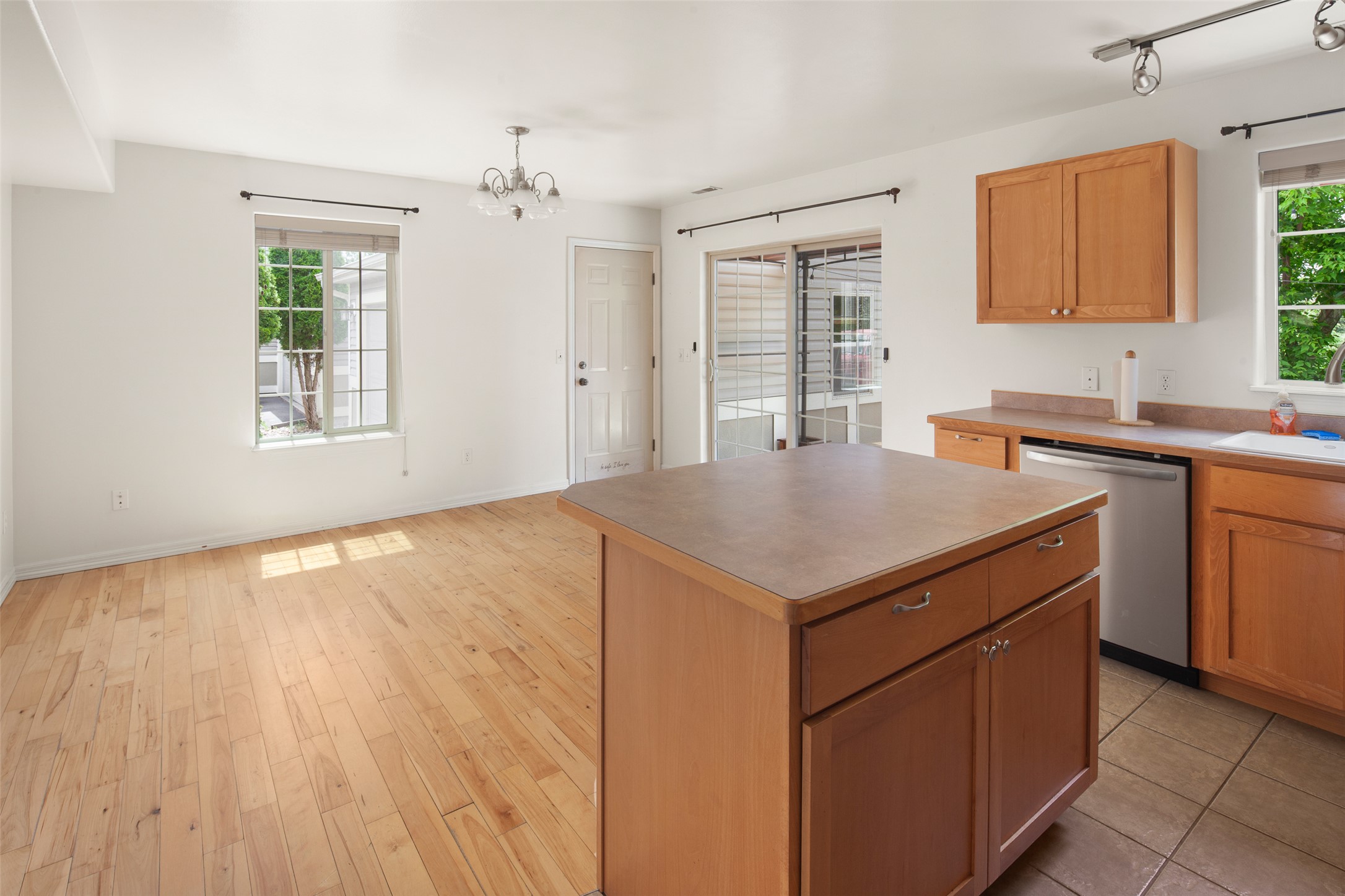 1230 7th Avenue W Property Photo 16