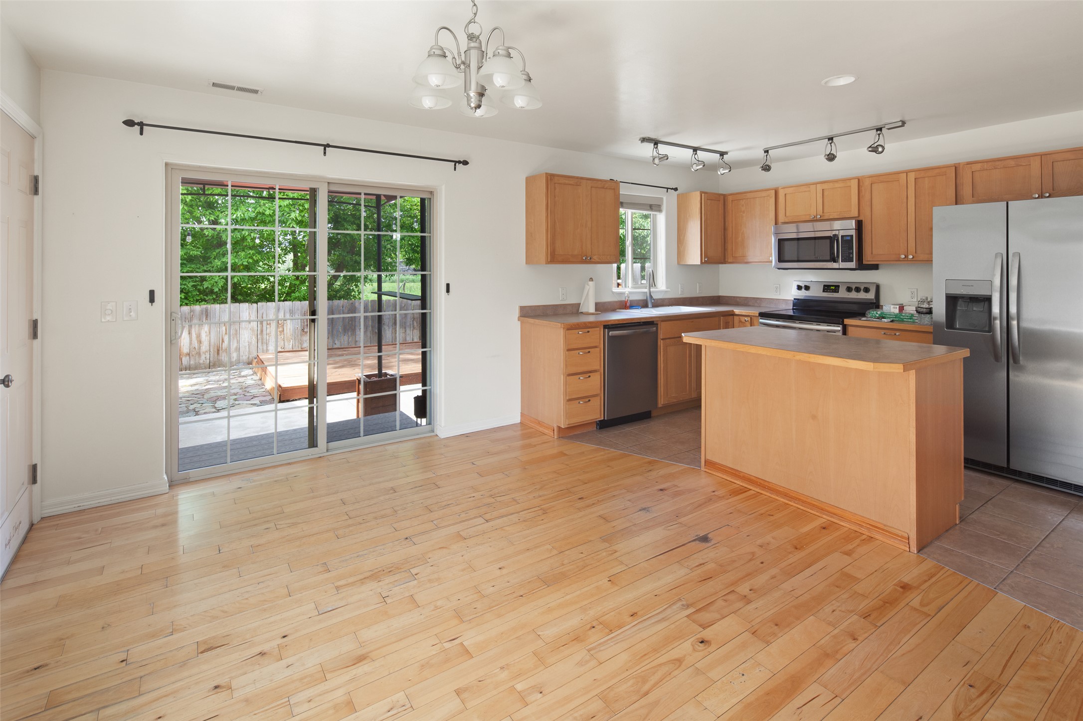 1230 7th Avenue W Property Photo 18