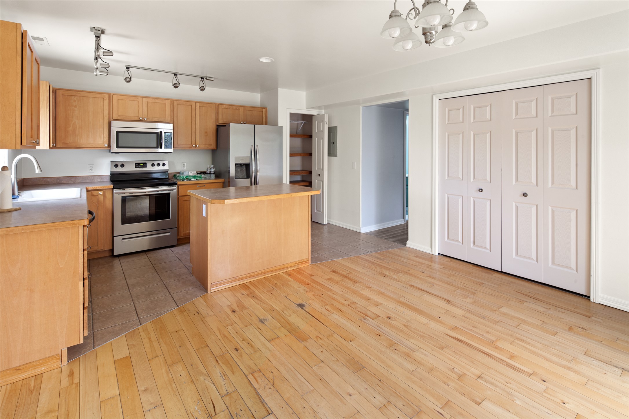1230 7th Avenue W Property Photo 20