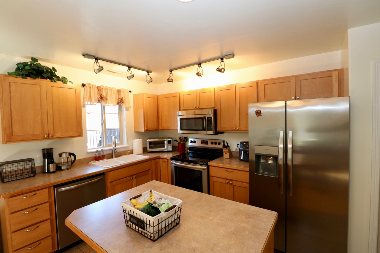 1230 7th Avenue W Property Photo 48