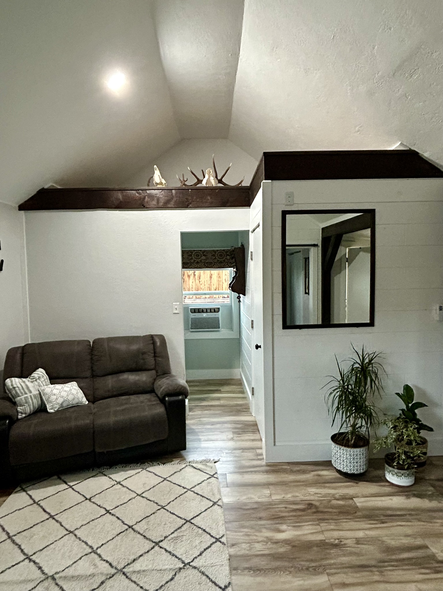 106 1/2 E Hamilton Street Property Photo 21