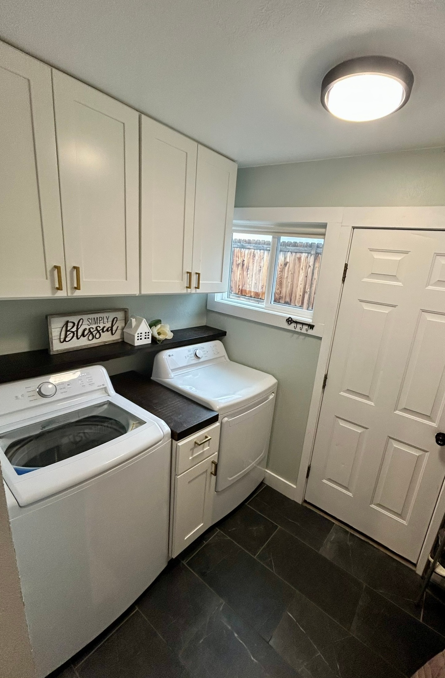 106 1/2 E Hamilton Street Property Photo 30