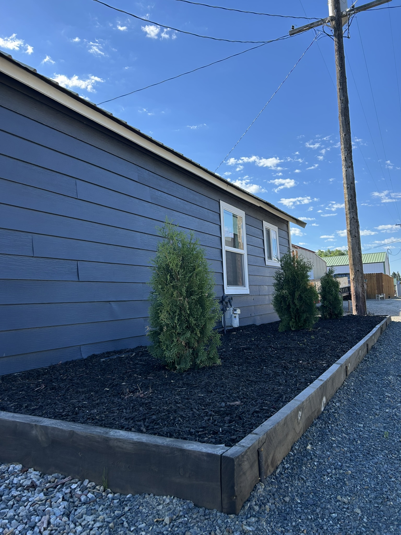 106 1/2 E Hamilton Street Property Photo 33