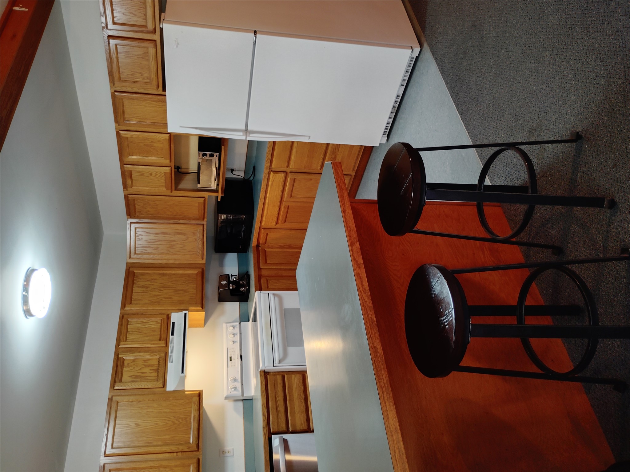 190 N Floweree Avenue Property Photo 4
