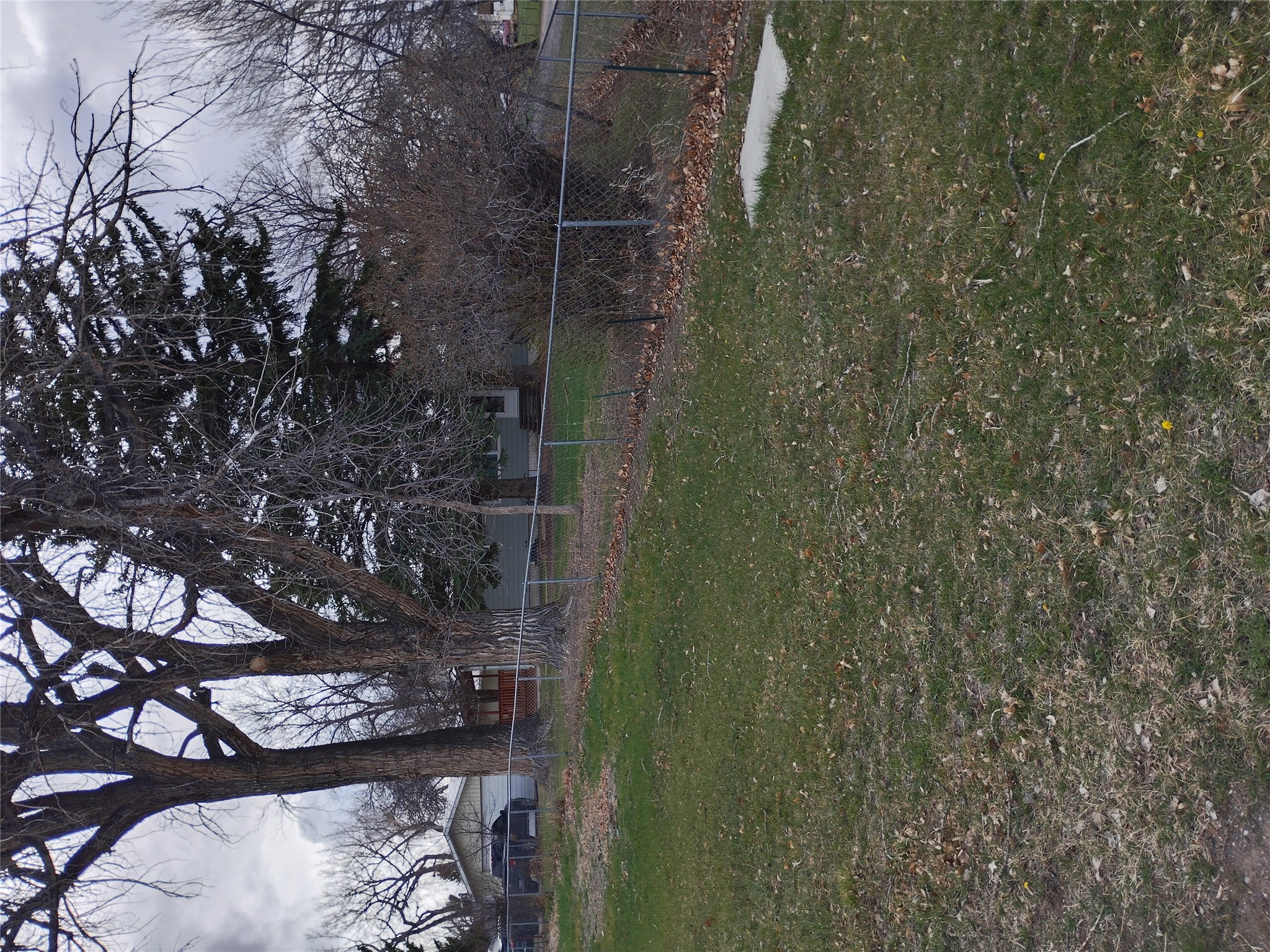 190 N Floweree Avenue Property Photo 18