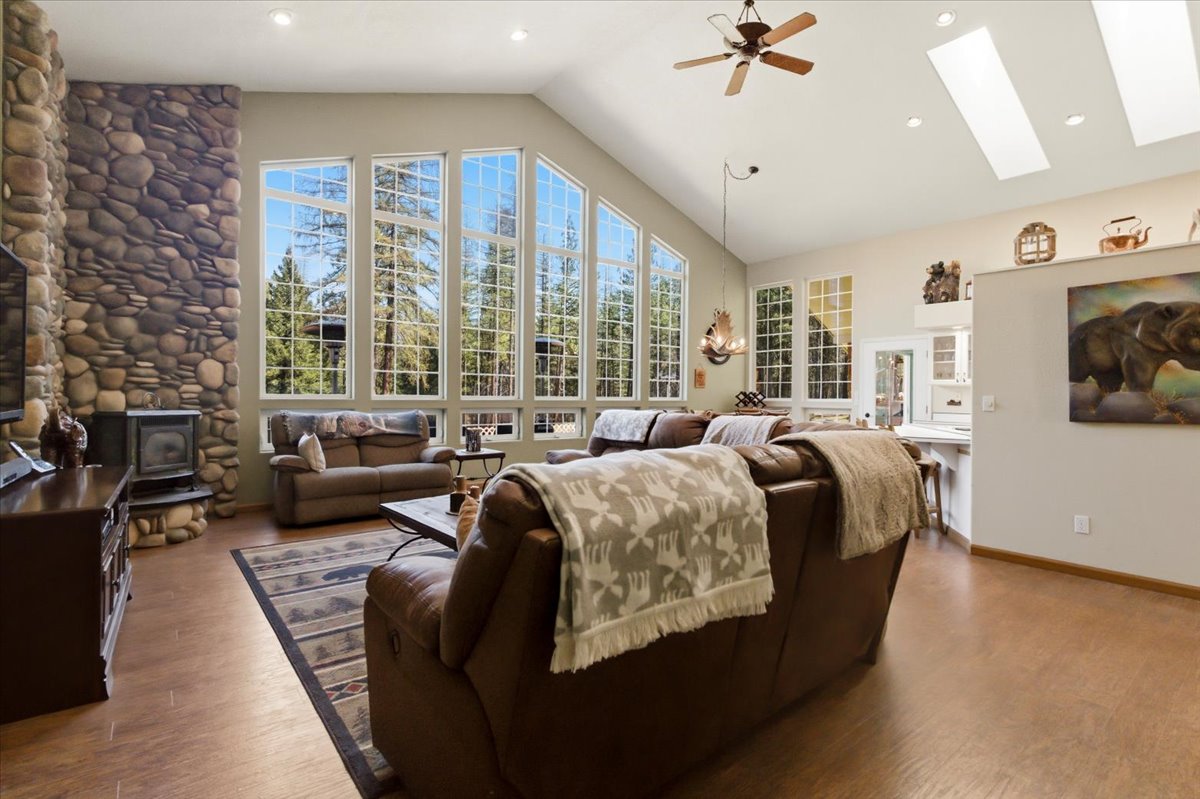 1800 Pomeroy Trail Property Photo 4