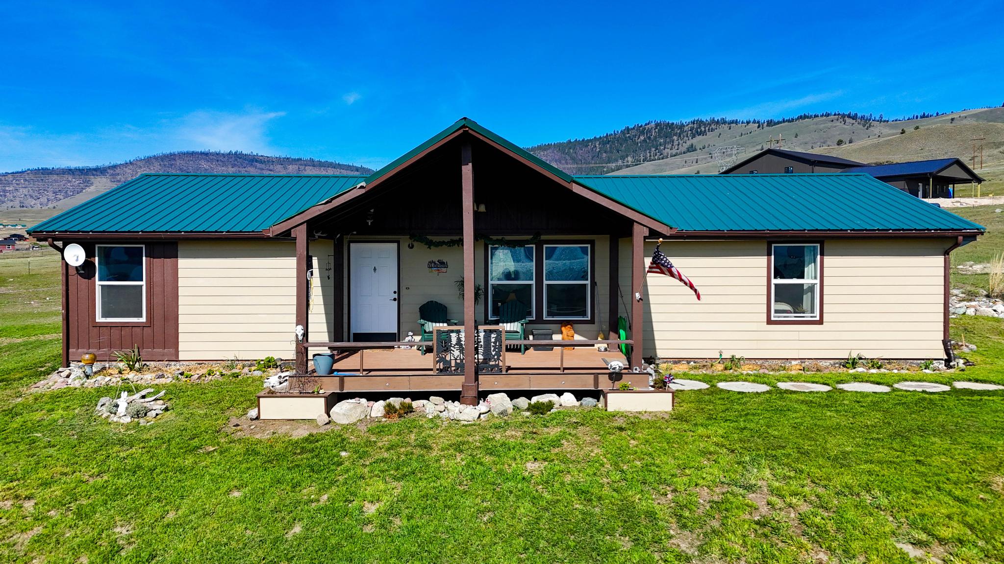 25655 Left Hand Drive Property Photo 1