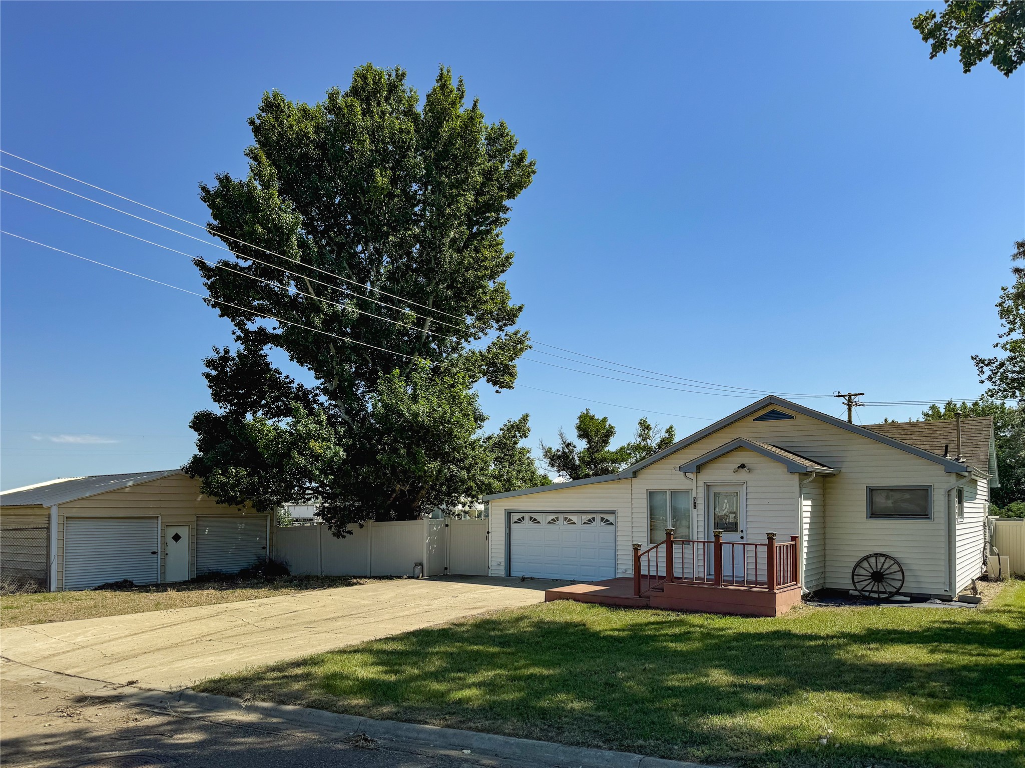 2 Robinson Street Property Photo 2