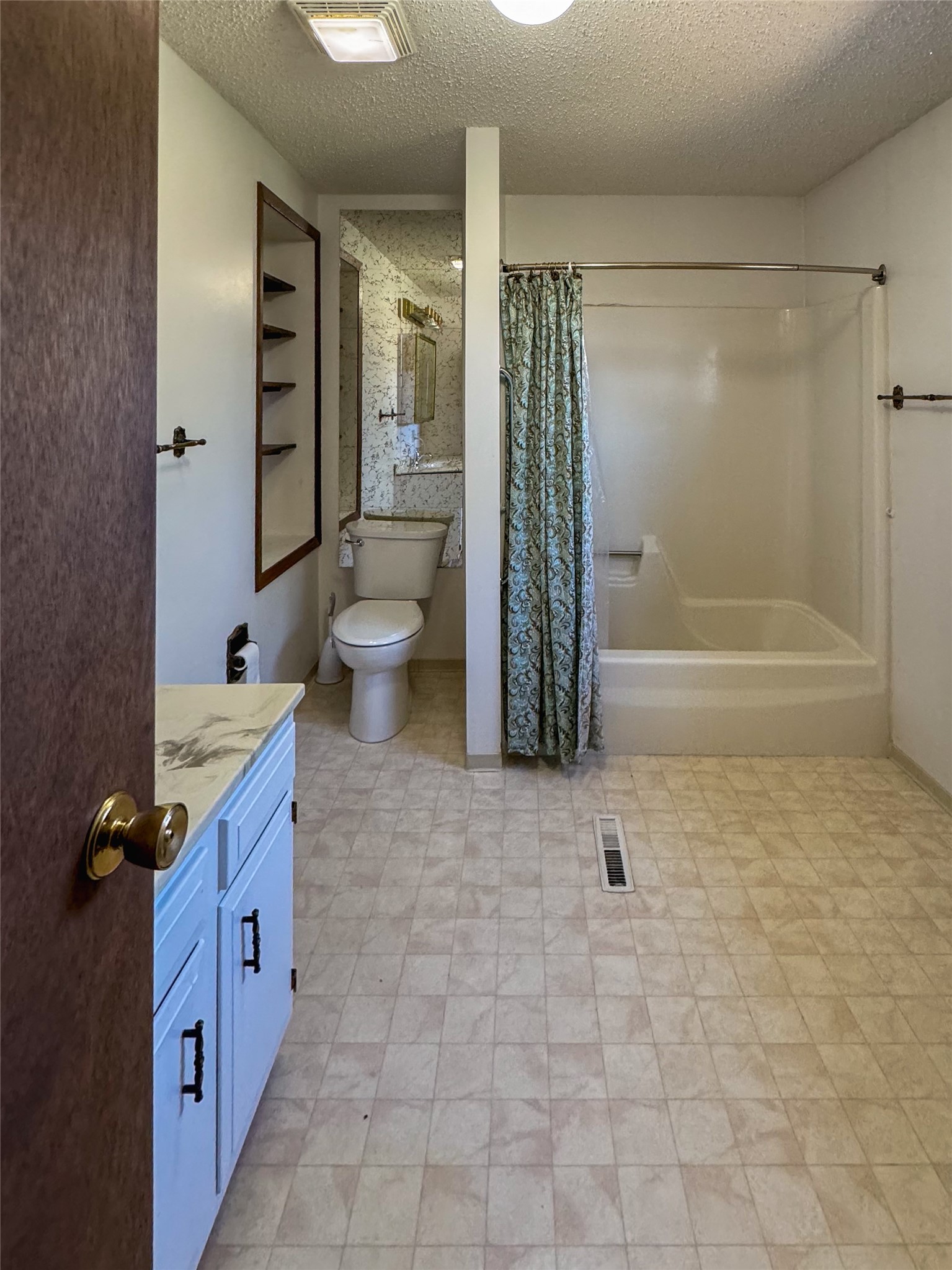 2 Robinson Street Property Photo 9