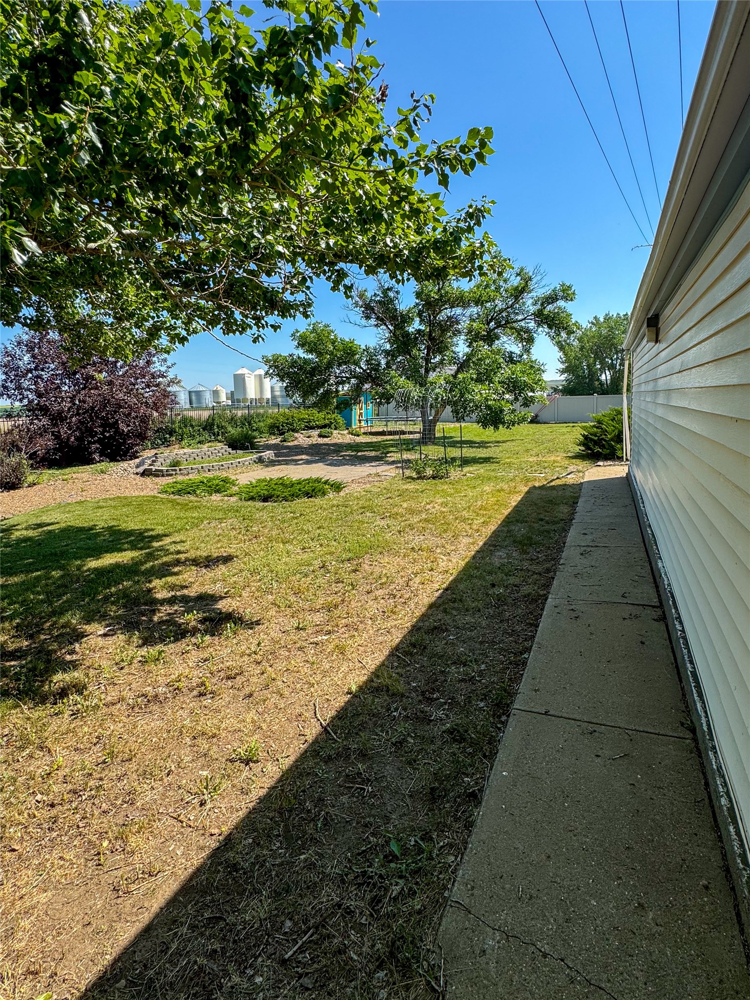 2 Robinson Street Property Photo 26