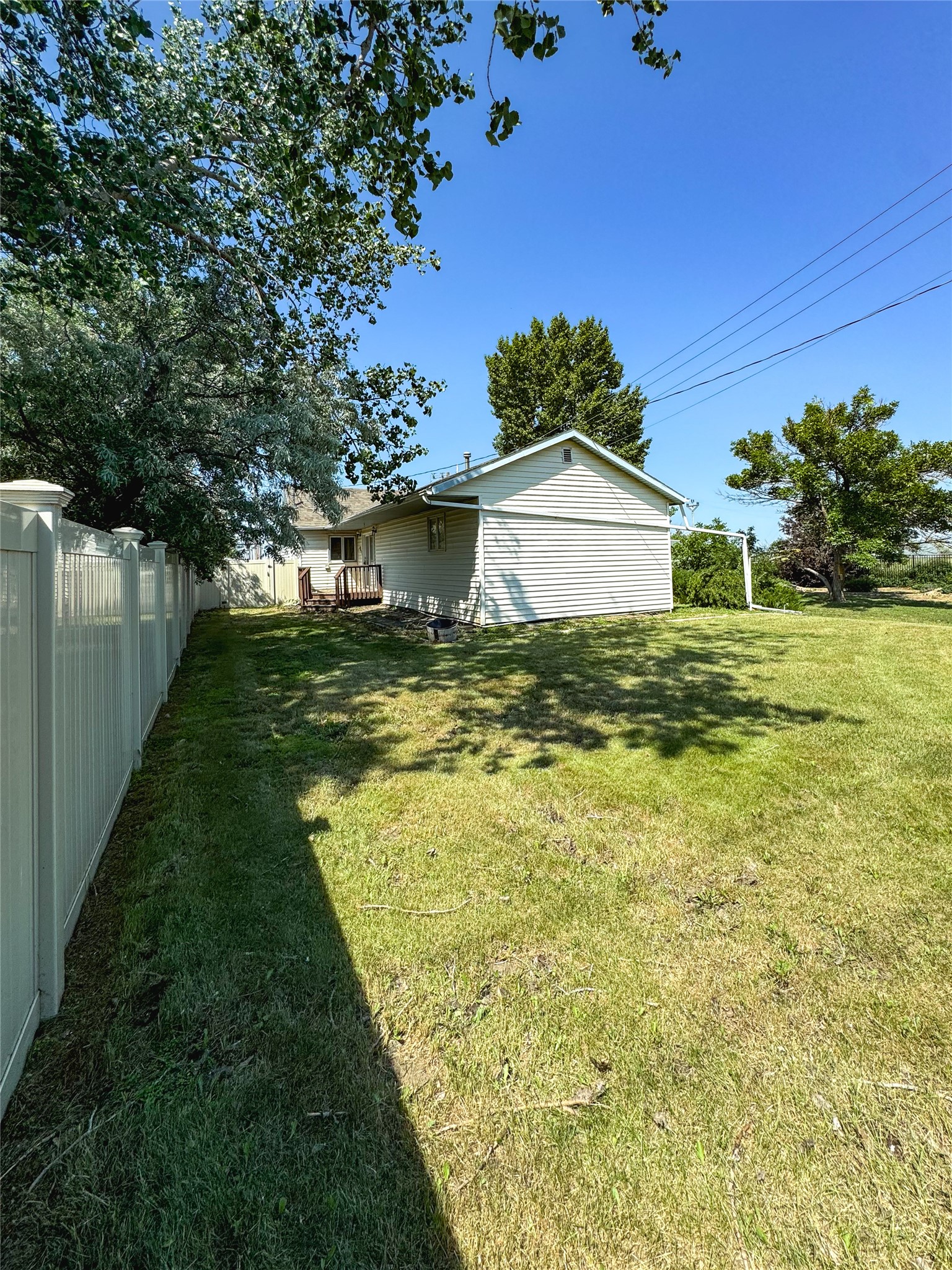 2 Robinson Street Property Photo 27
