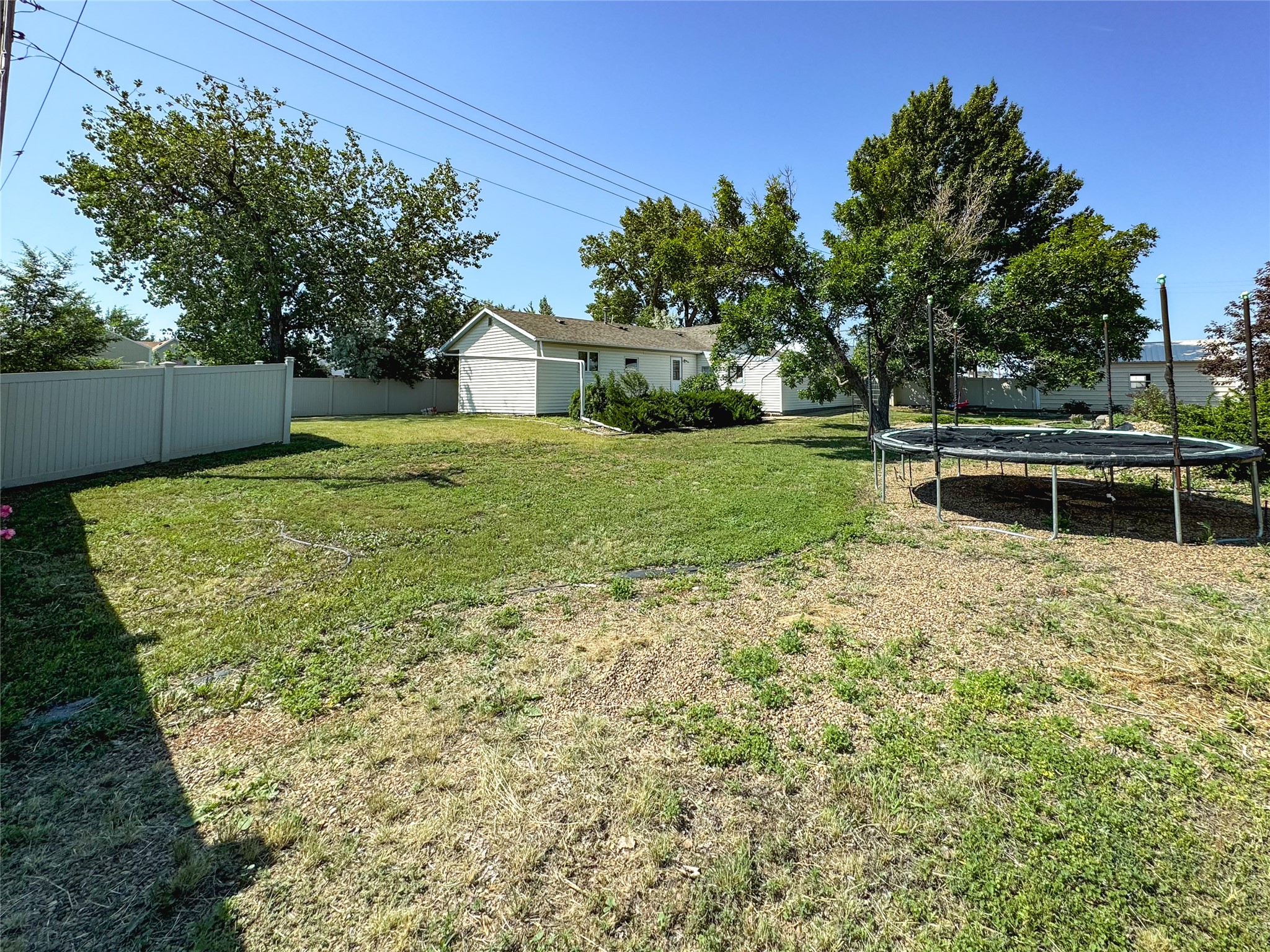 2 Robinson Street Property Photo 28