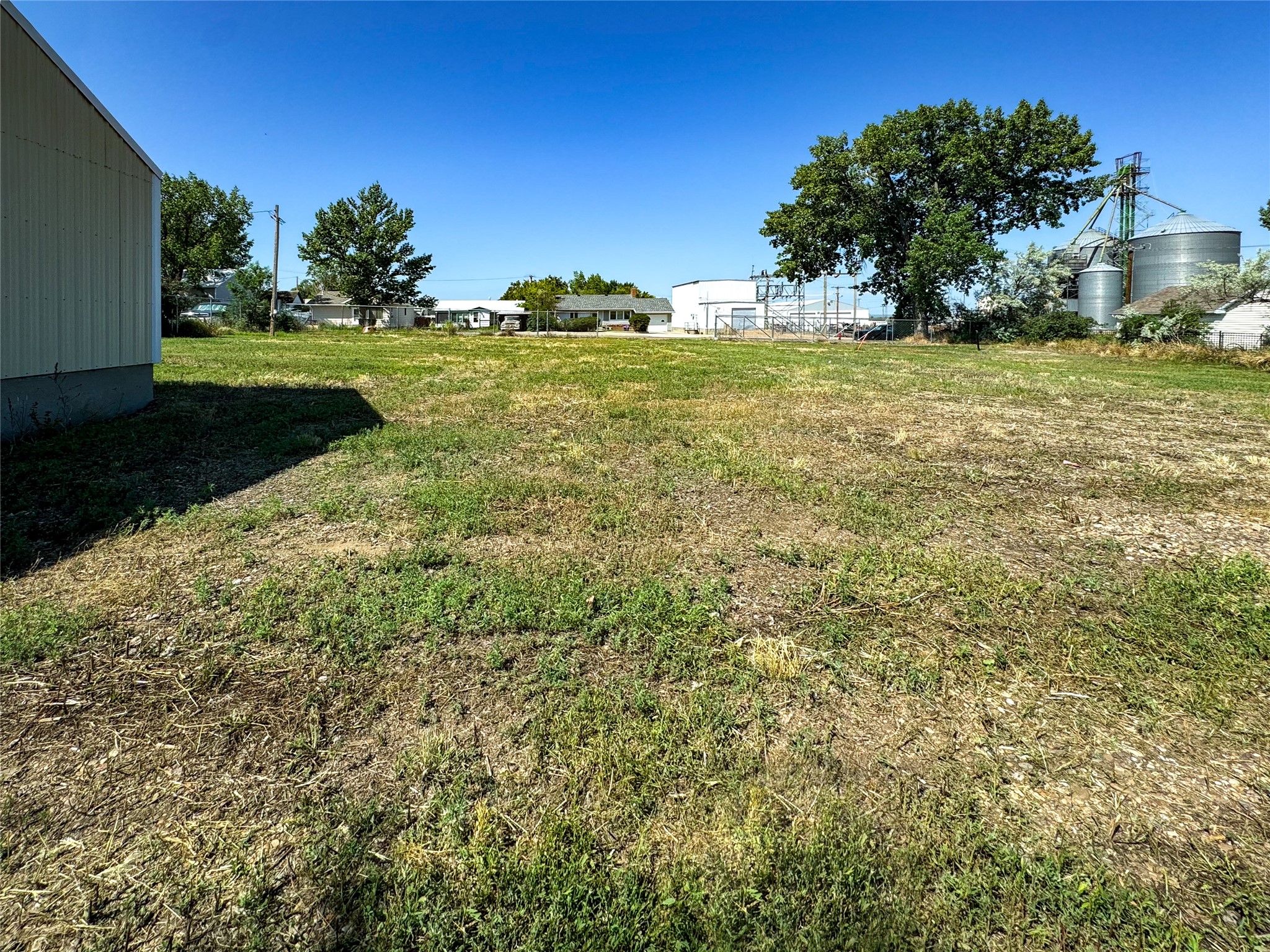 2 Robinson Street Property Photo 27