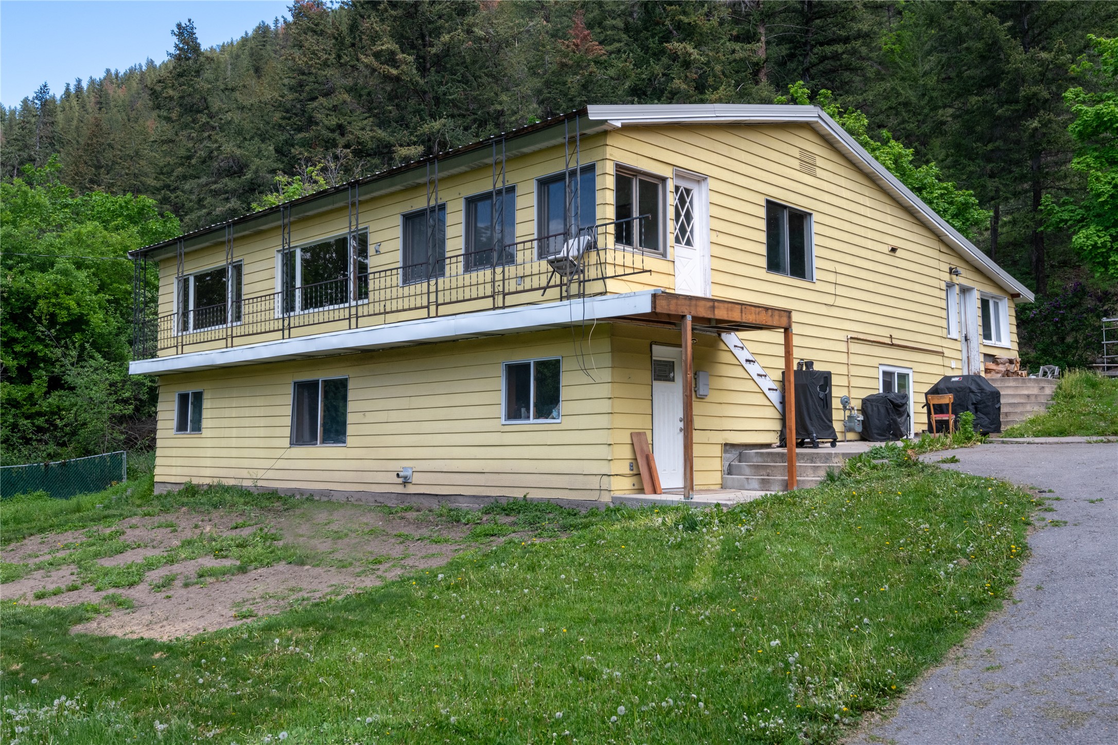9560 Cross Street Property Photo 2