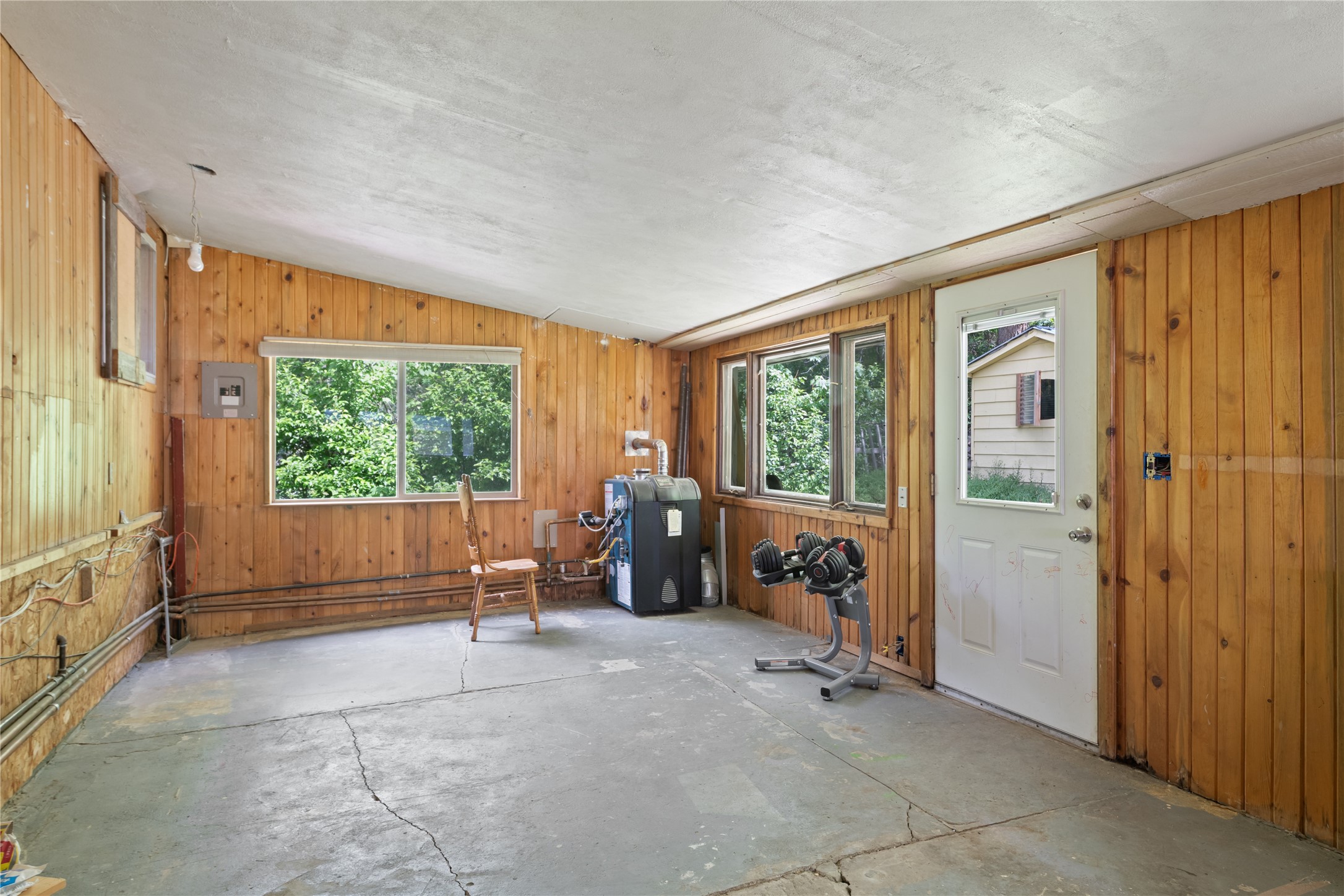 9560 Cross Street Property Photo 6