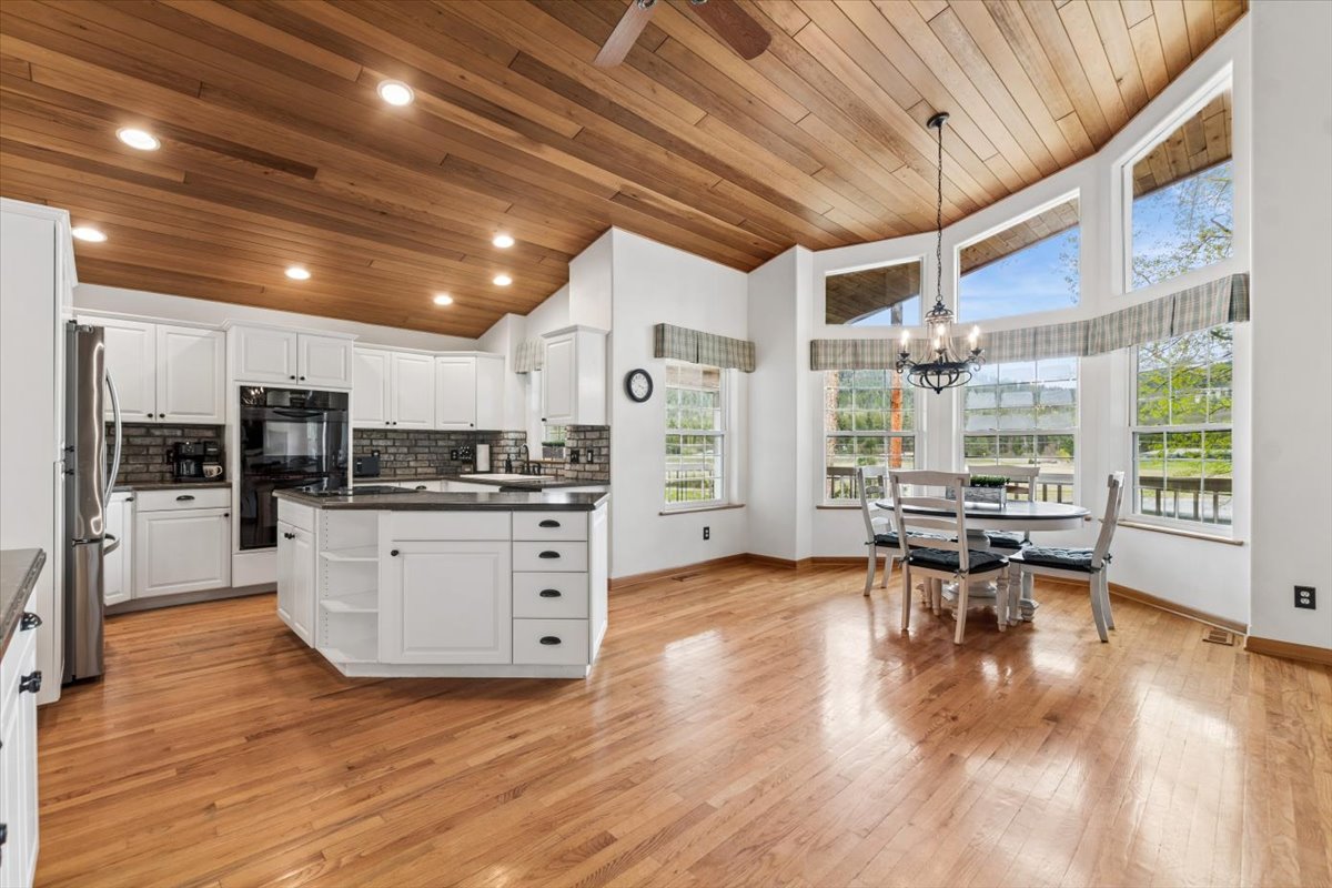 33608 Hilltop Terrace Property Photo 13