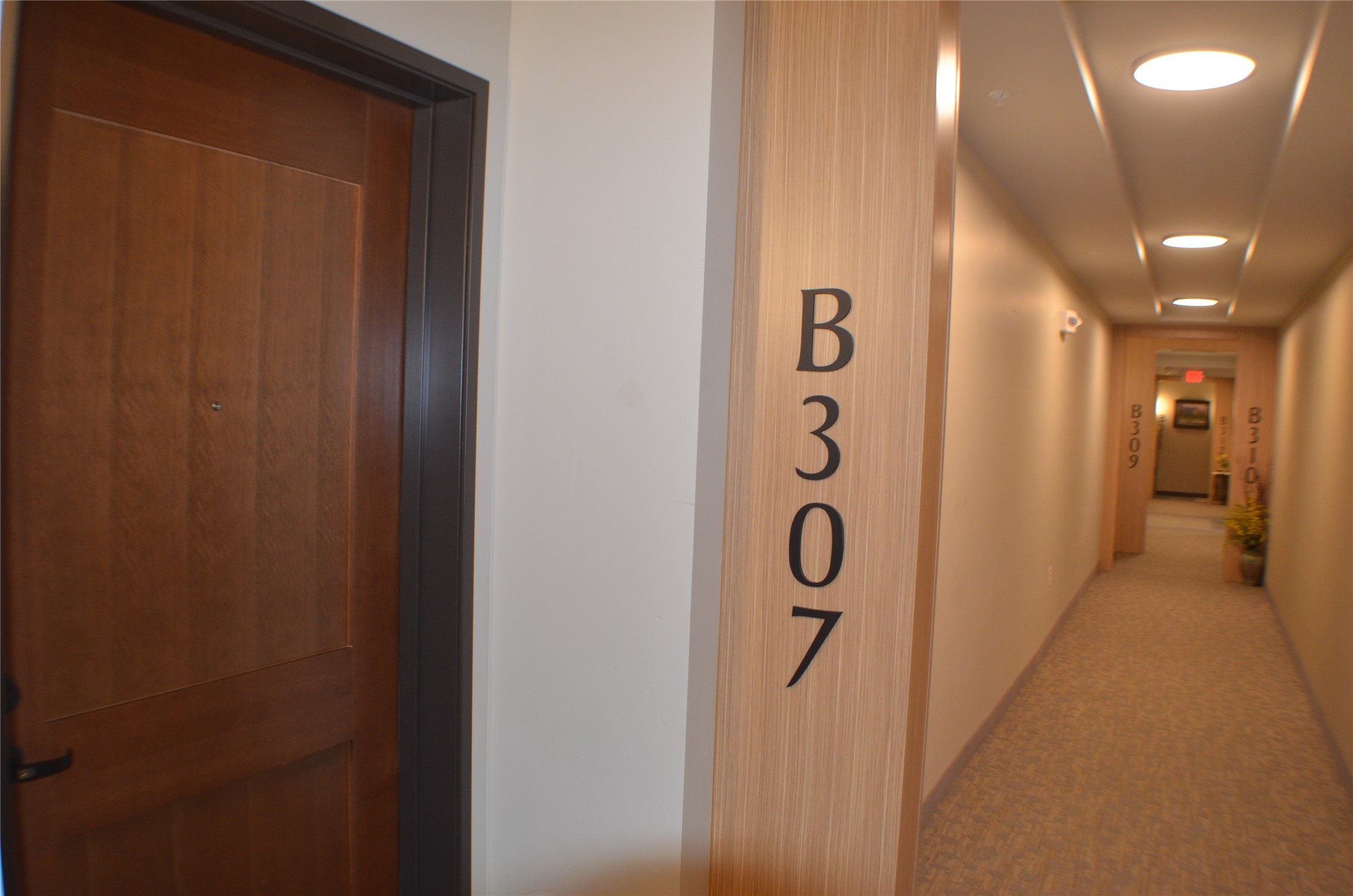 100 Woodlands Way B-307 Property Photo 2