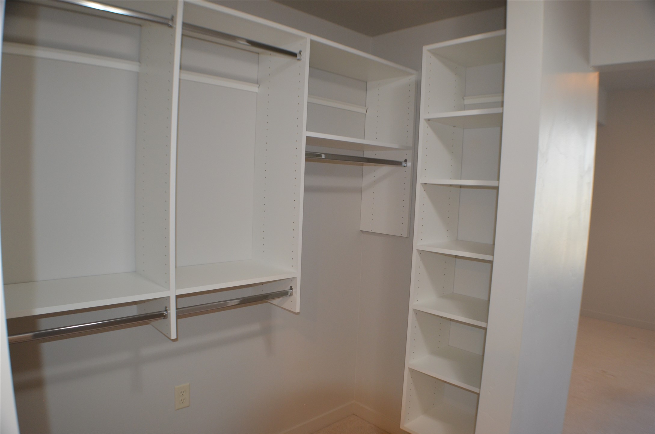 100 Woodlands Way B-307 Property Photo 23
