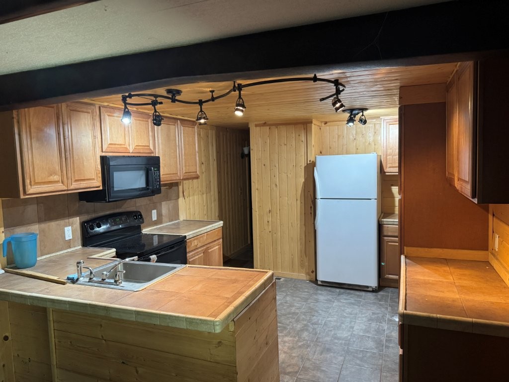 1036 Rock Creek Road Property Photo 3
