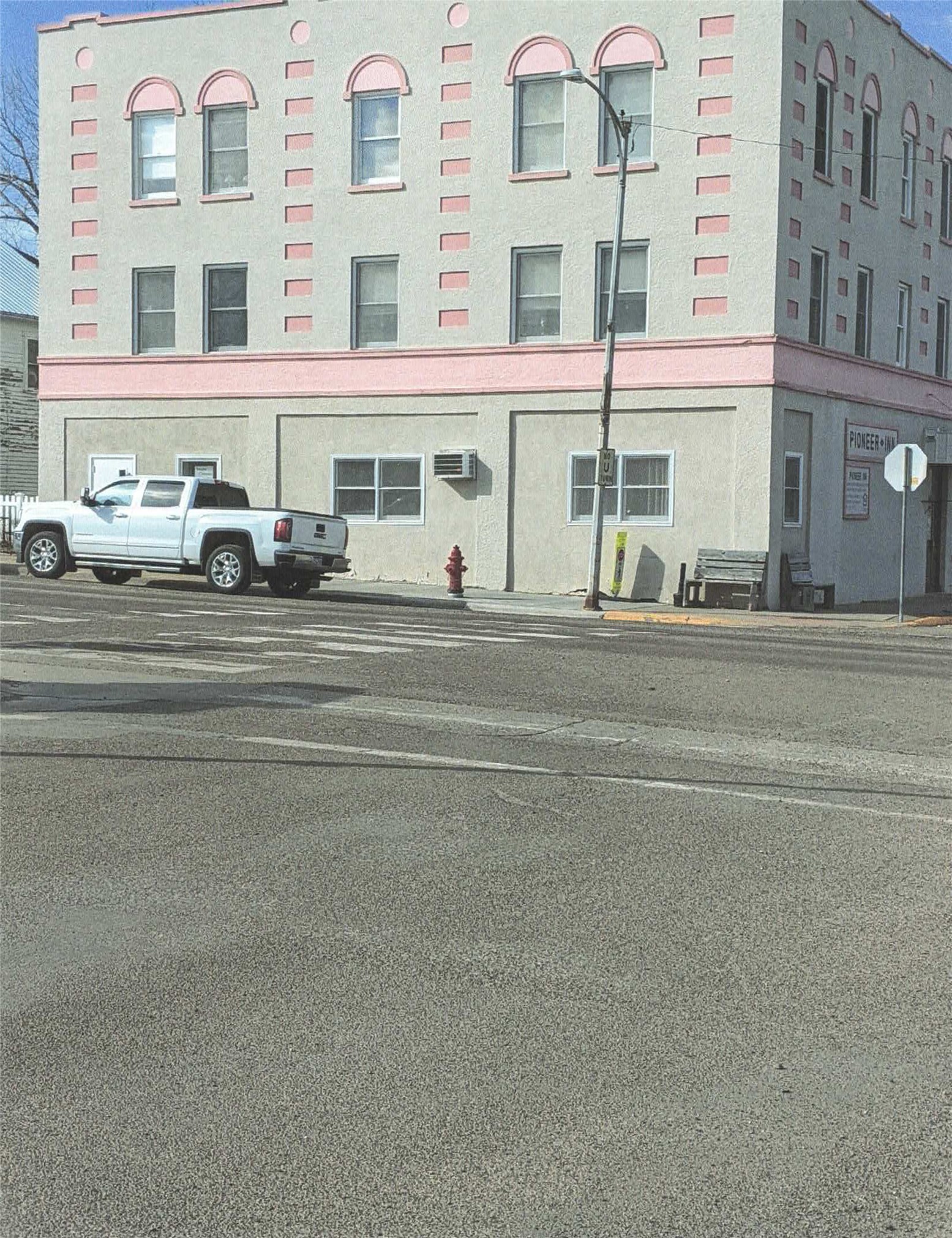 101 2nd Avenue W Property Photo 4