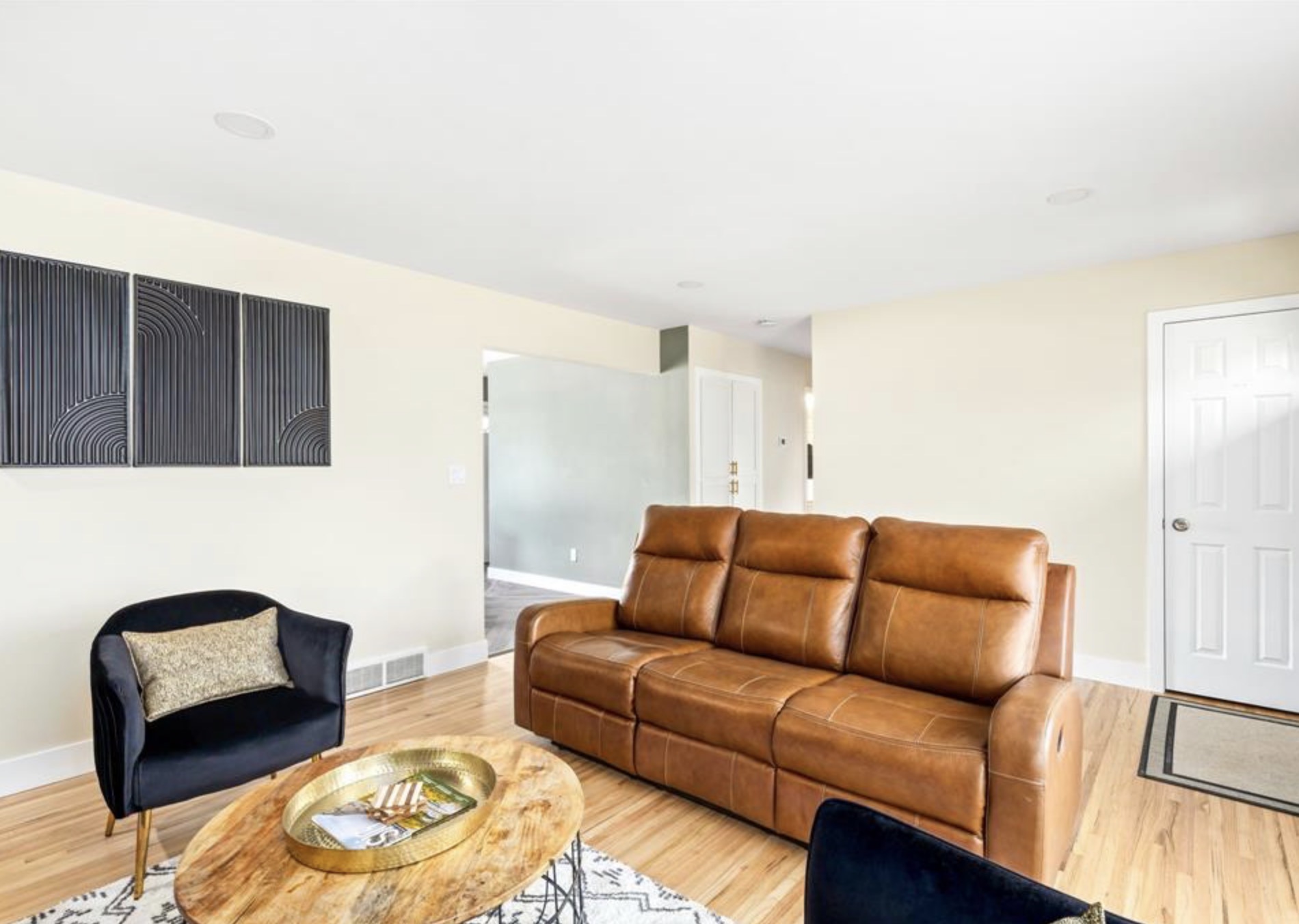 736 Skyline Drive Ne Property Photo 6