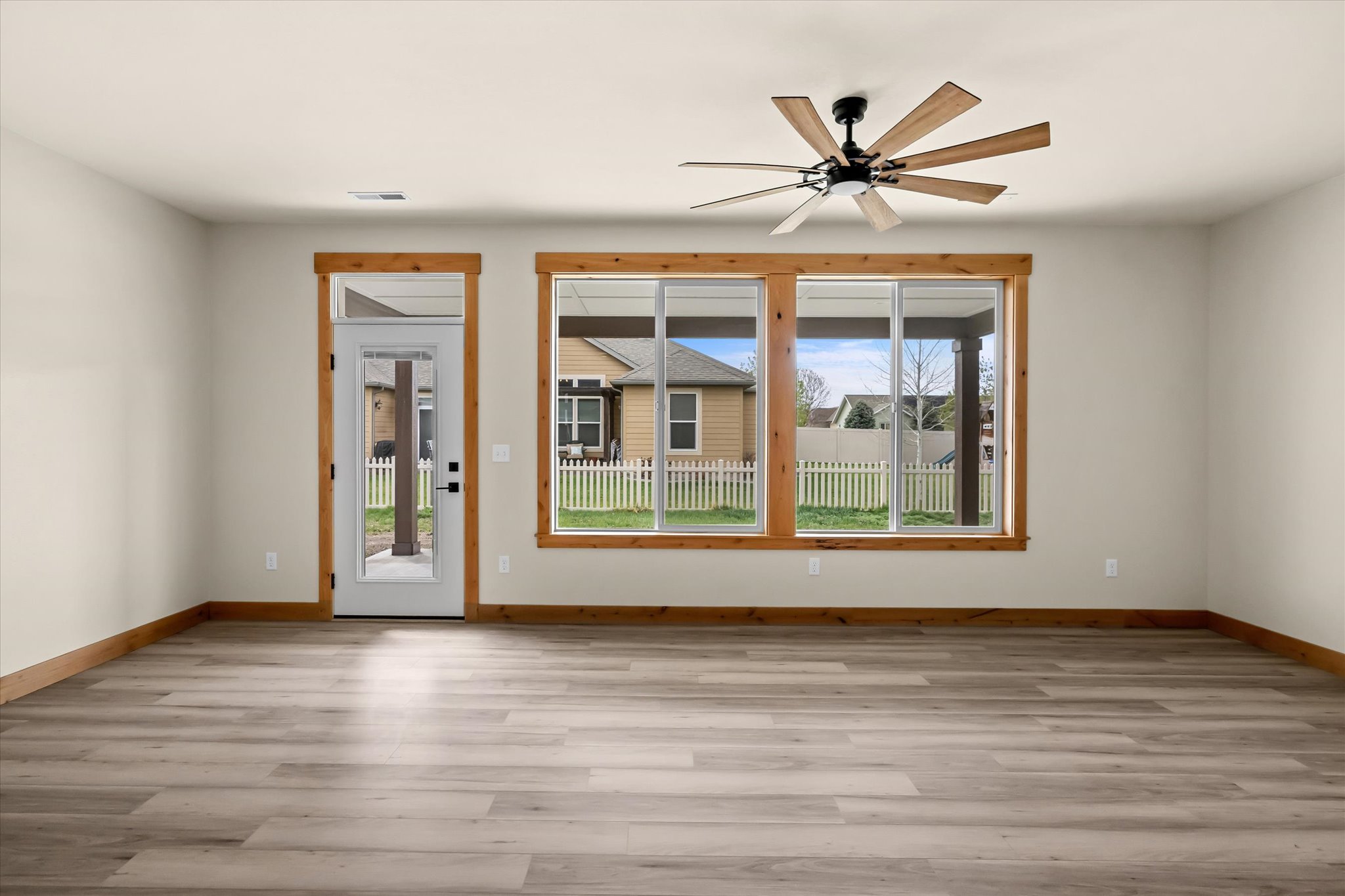 3814 Lovegrass Lane Property Photo 10