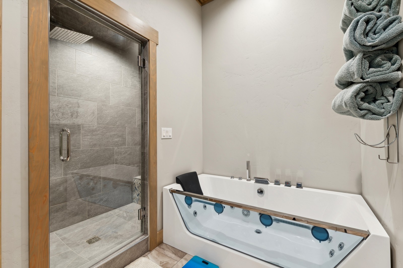 30069098 Property Photo 41