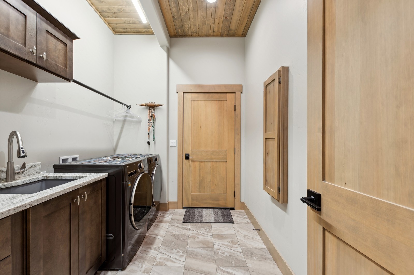 30069098 Property Photo 42