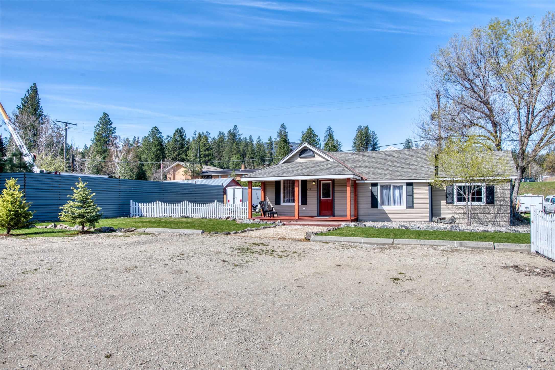 211 S Main Street Property Photo 5