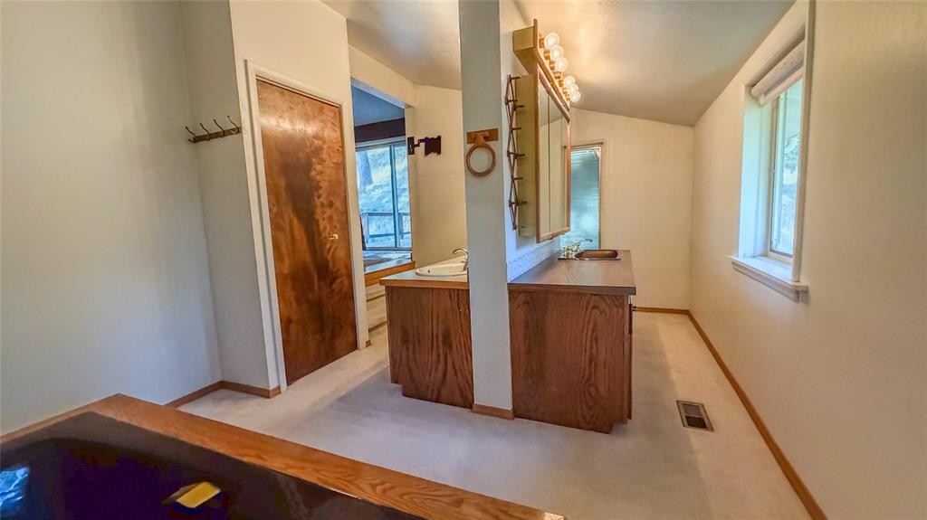 47 Bridle Bit Loop Property Photo 17