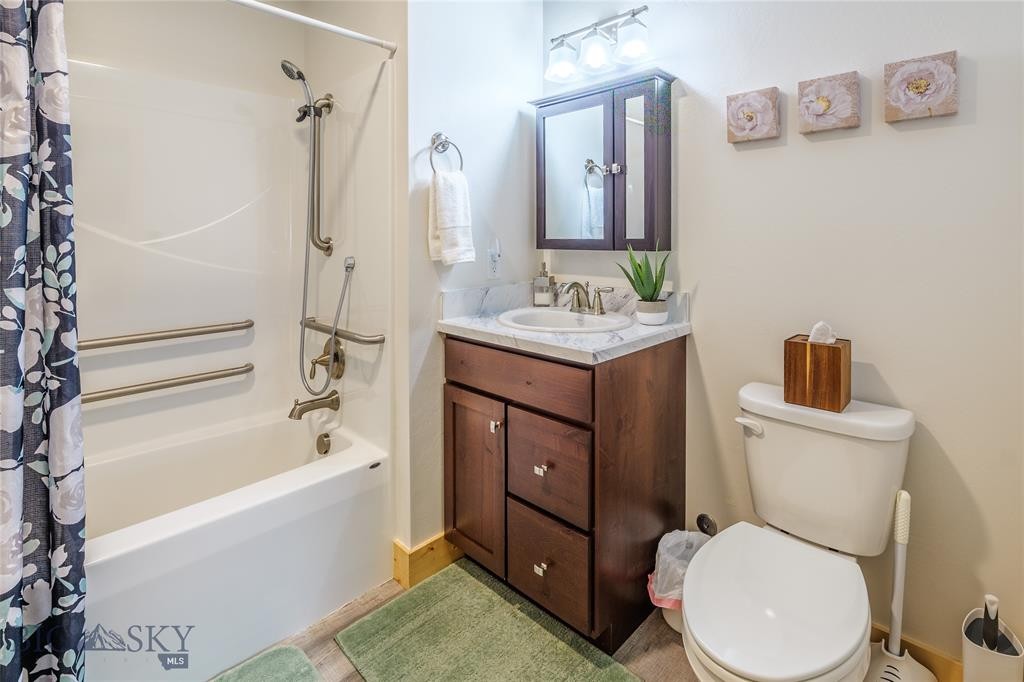 301 Spring Street Property Photo 8