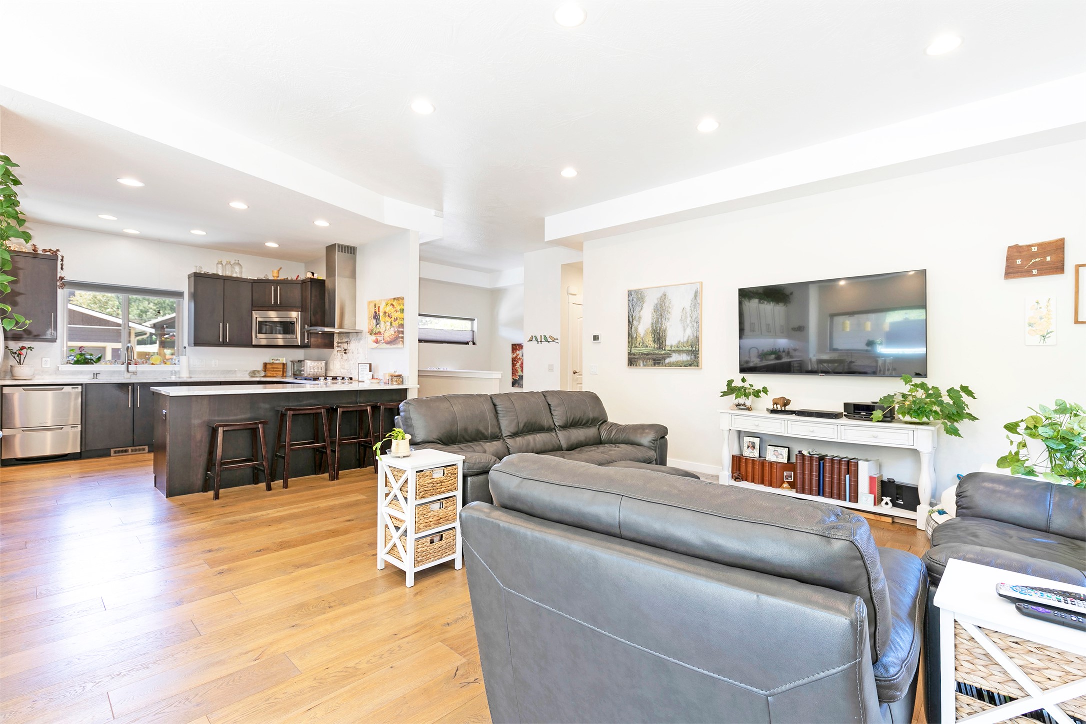1207 Gilbert Court Property Photo 9