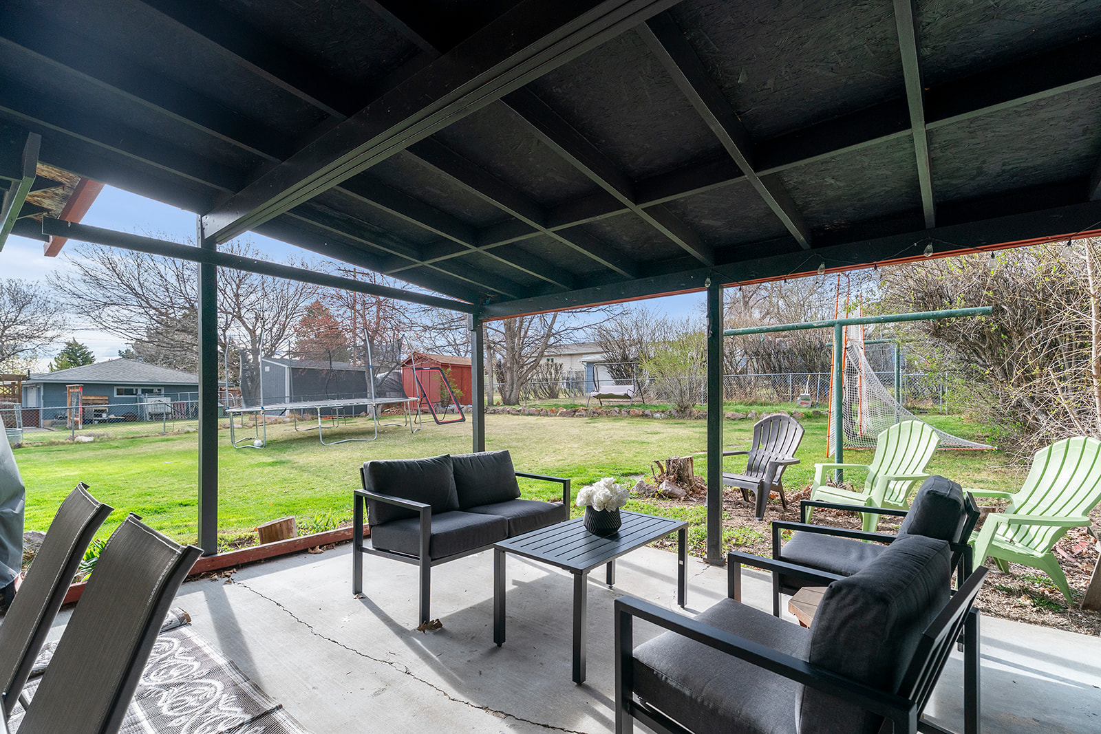 2215 E 6th Avenue Property Photo 5