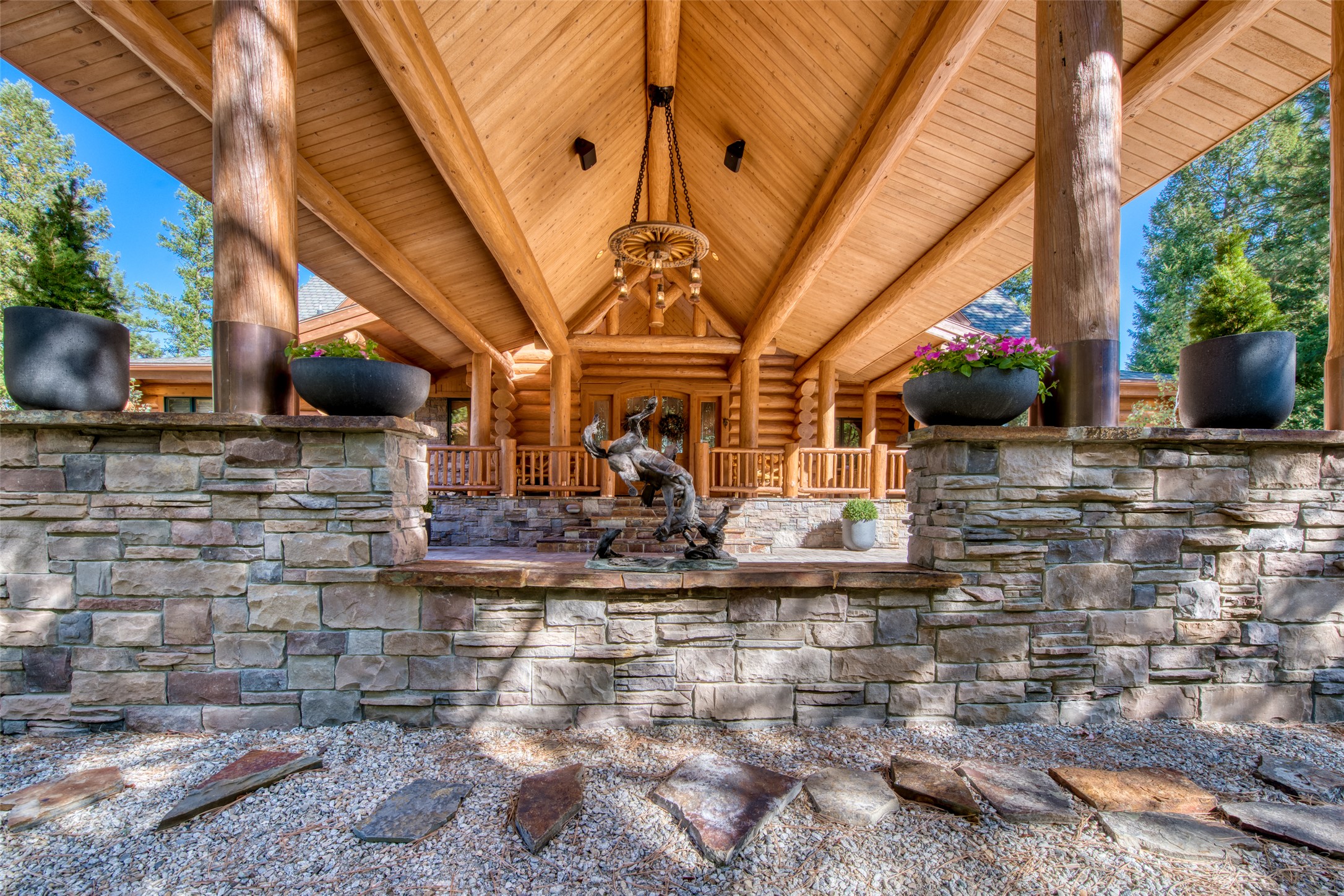 541 Raven Wood Property Photo 1