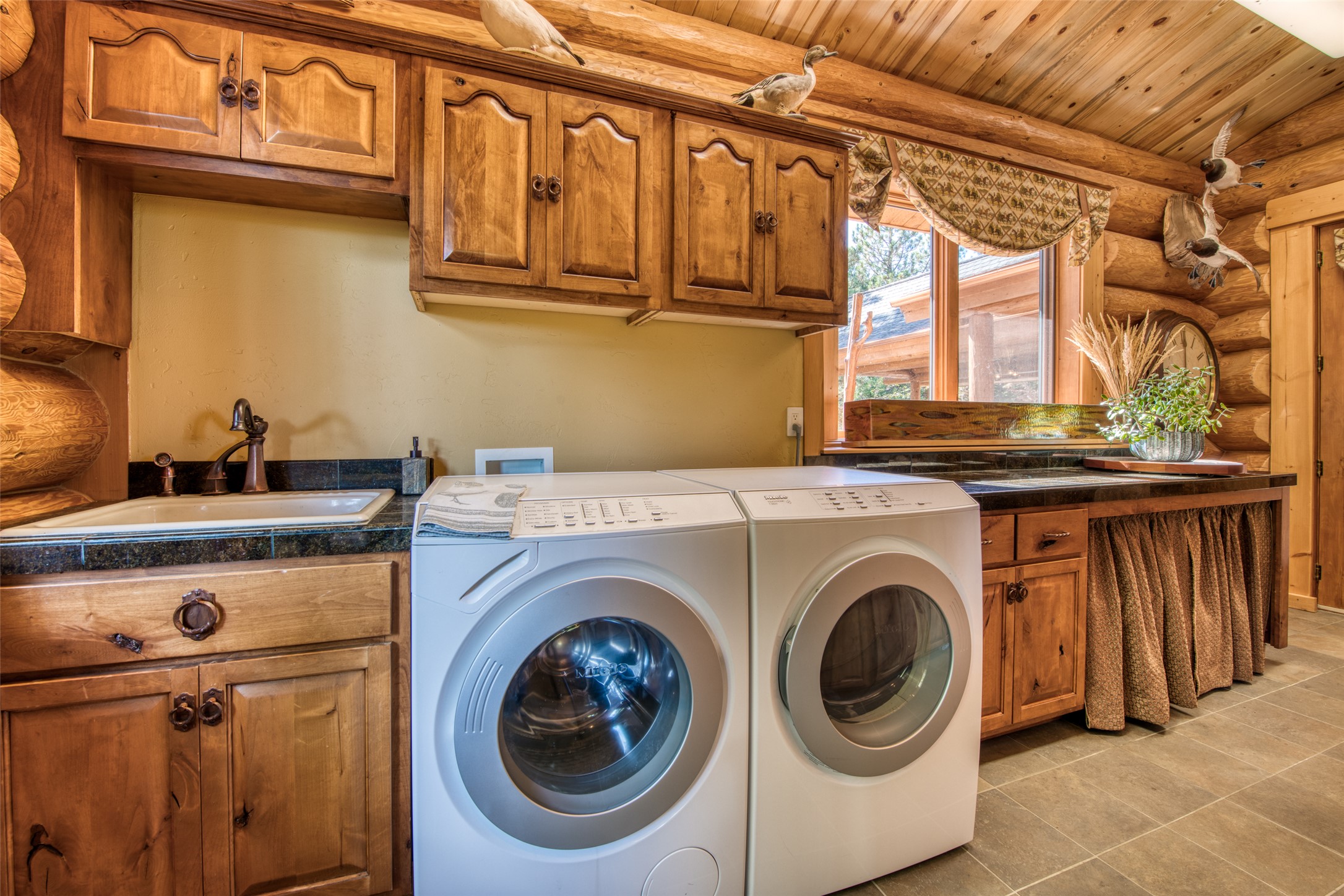 541 Raven Wood Property Photo 34