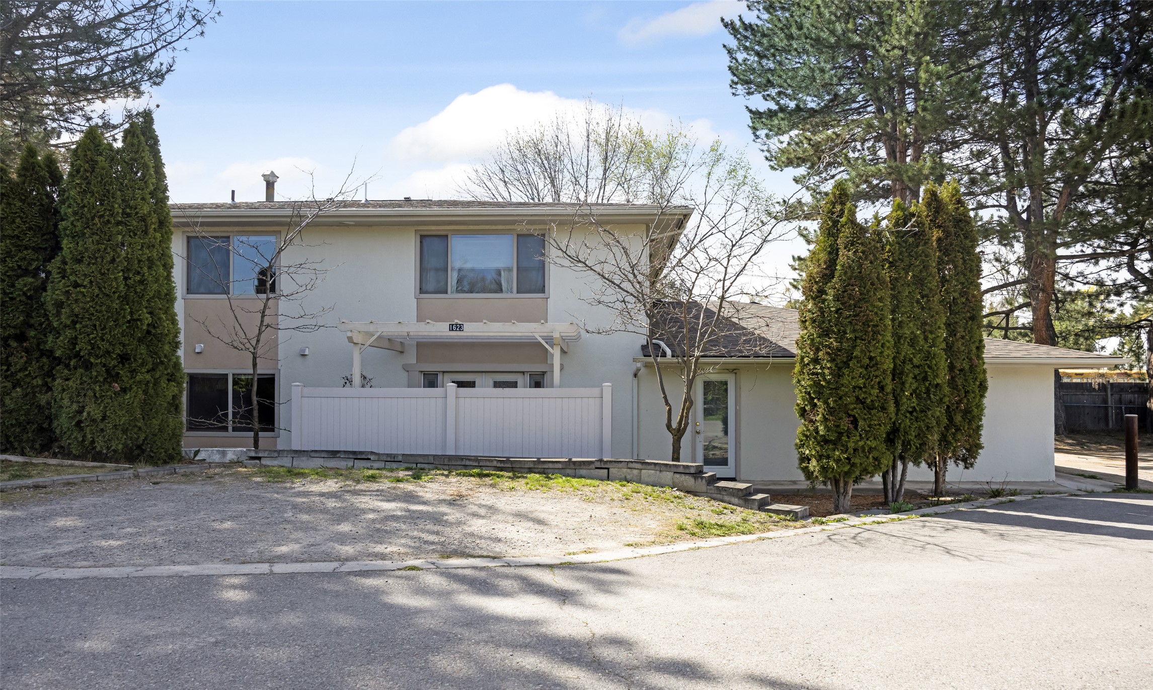 1623 Clements Road Property Photo 1