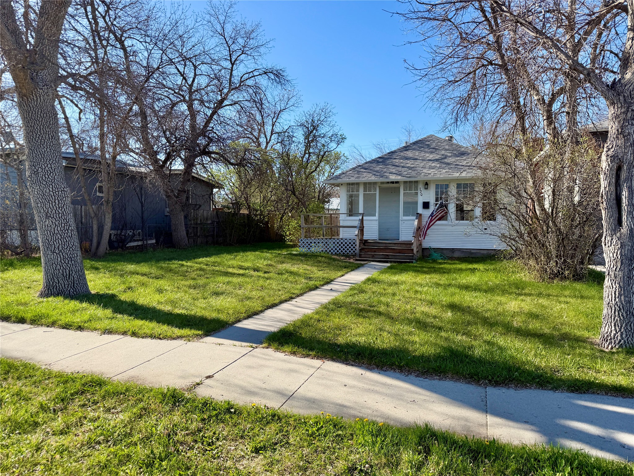 720 8th Avenue S Property Photo 1