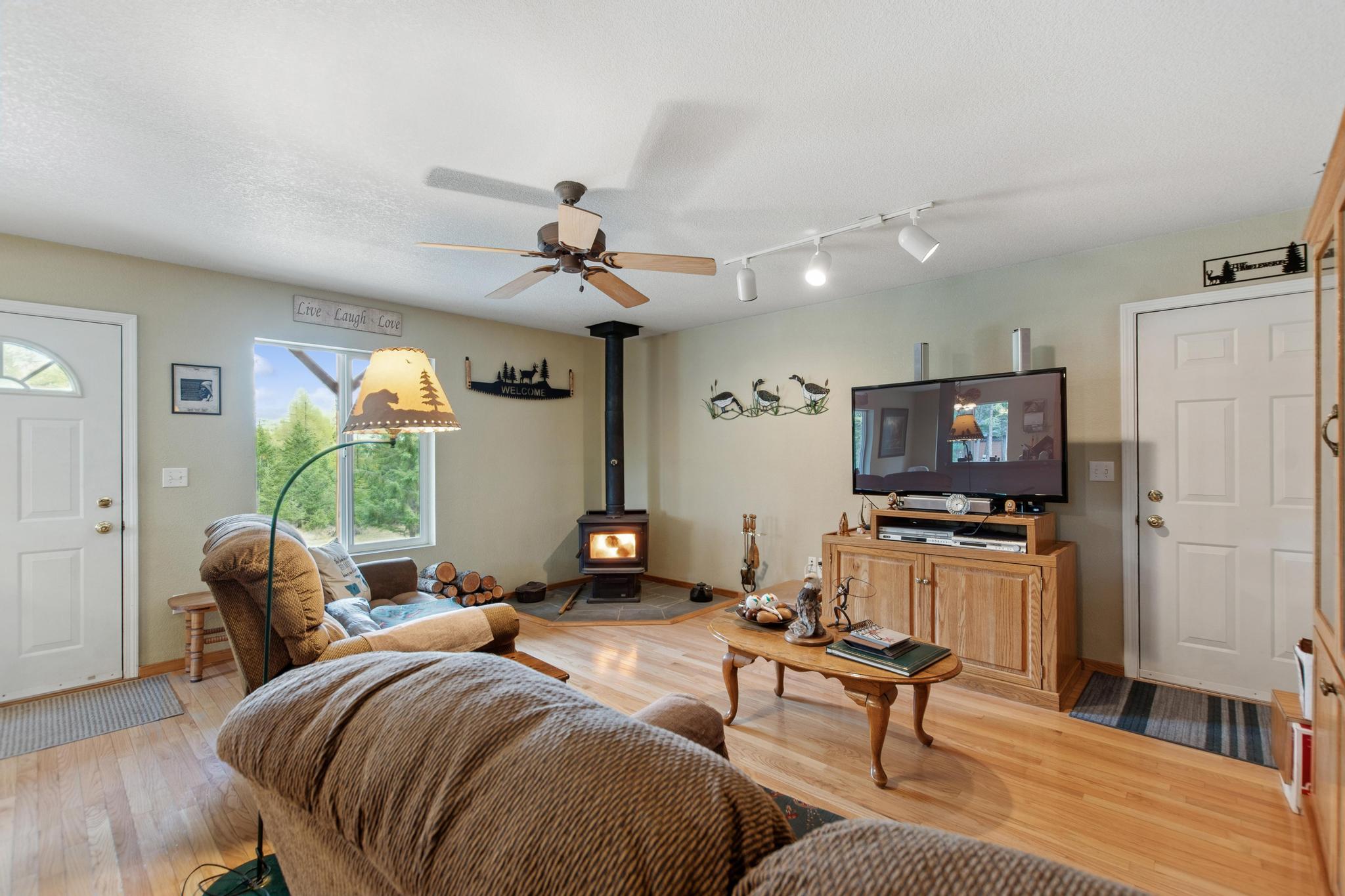 465 Deer Creek Road Property Photo 6