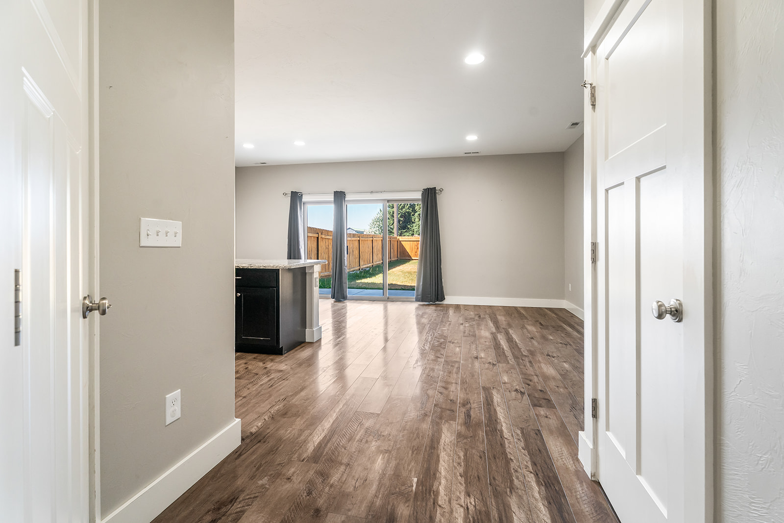 3686 Travertine Way A-b Property Photo 4