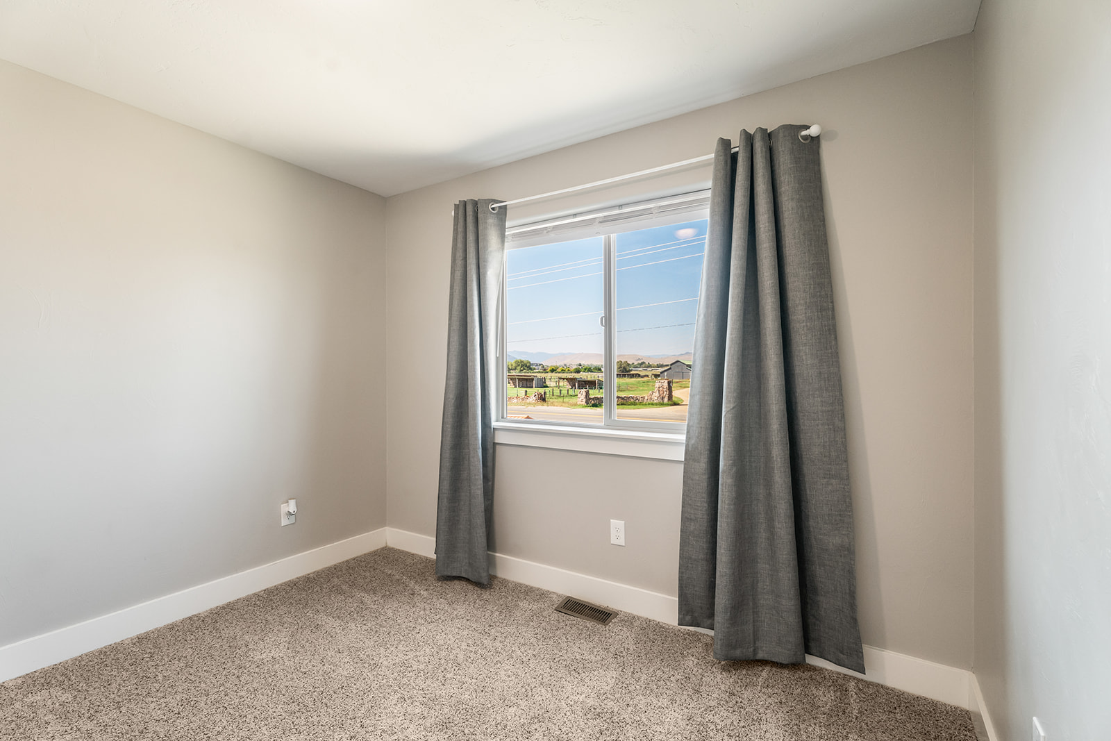 3686 Travertine Way A-b Property Photo 18