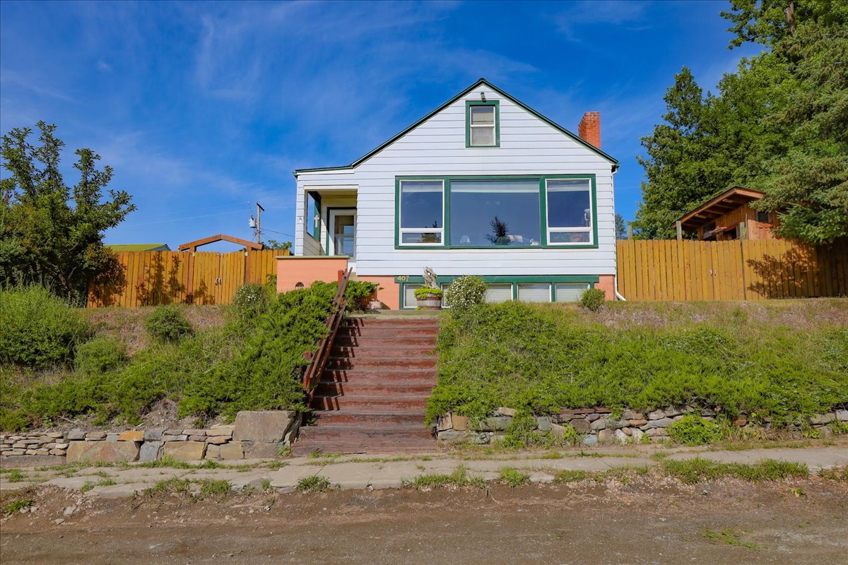 407 1st Avenue W Property Photo 6